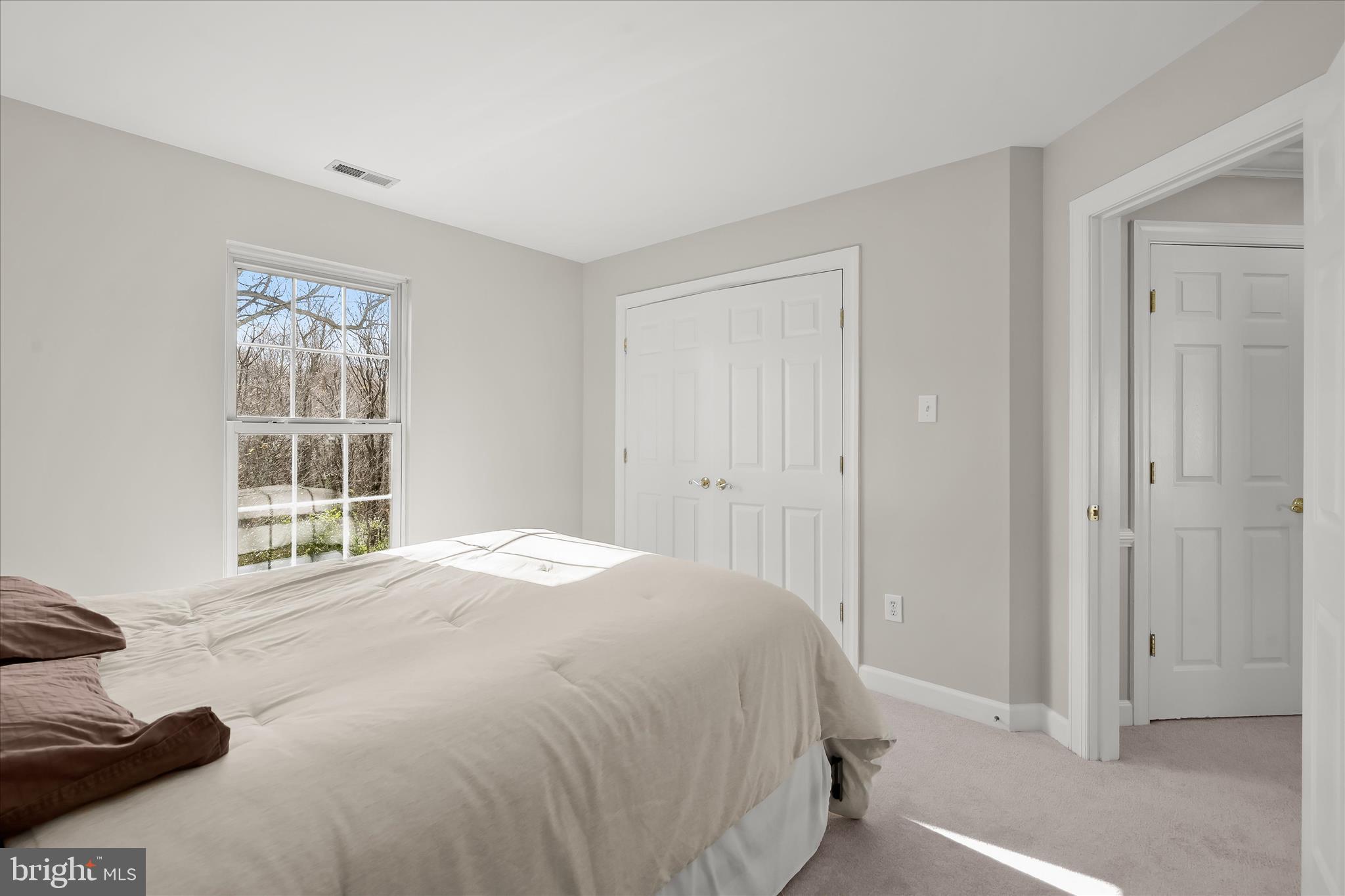 WINDSOR KNOLLS - Residential