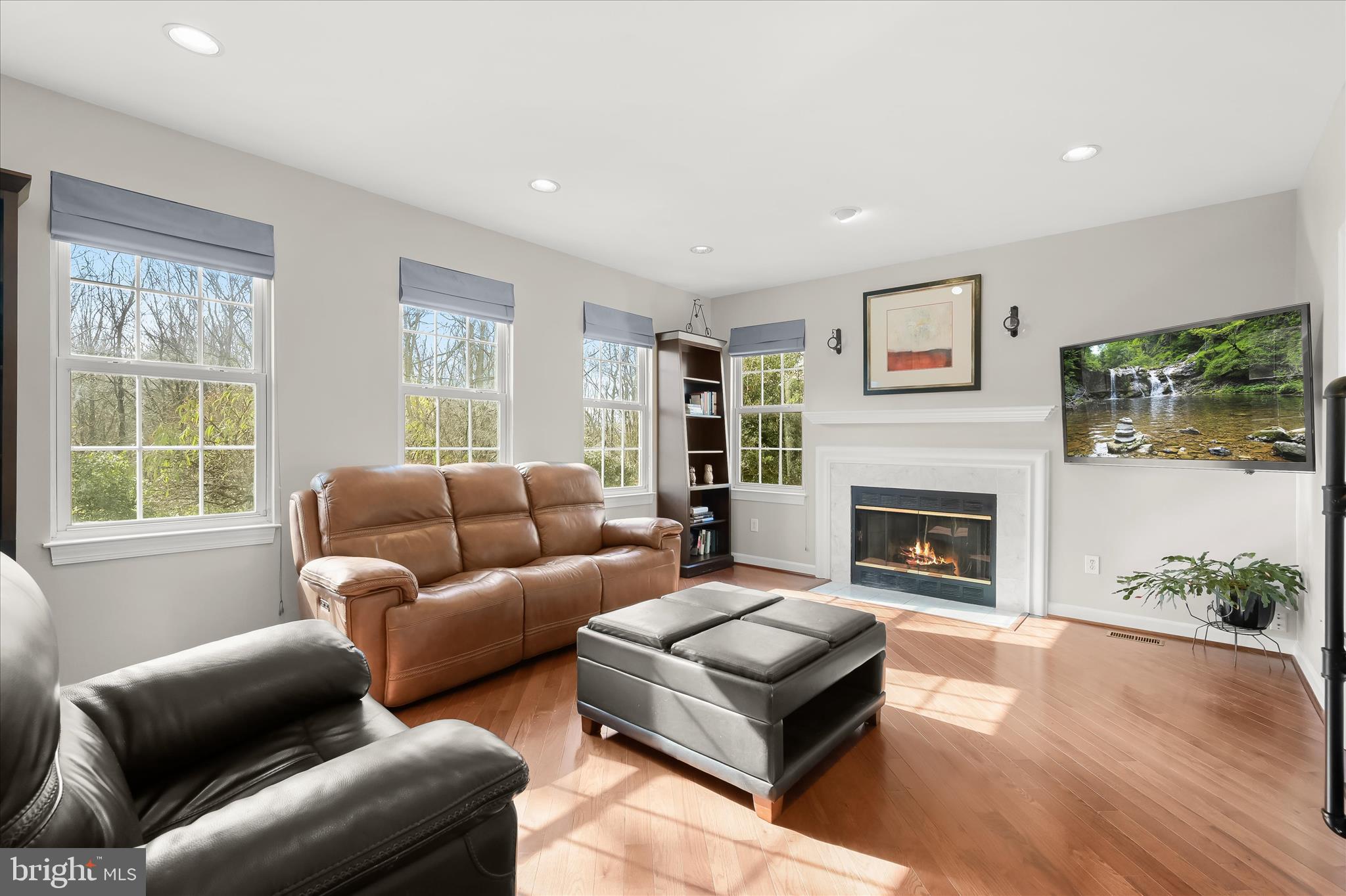 WINDSOR KNOLLS - Residential