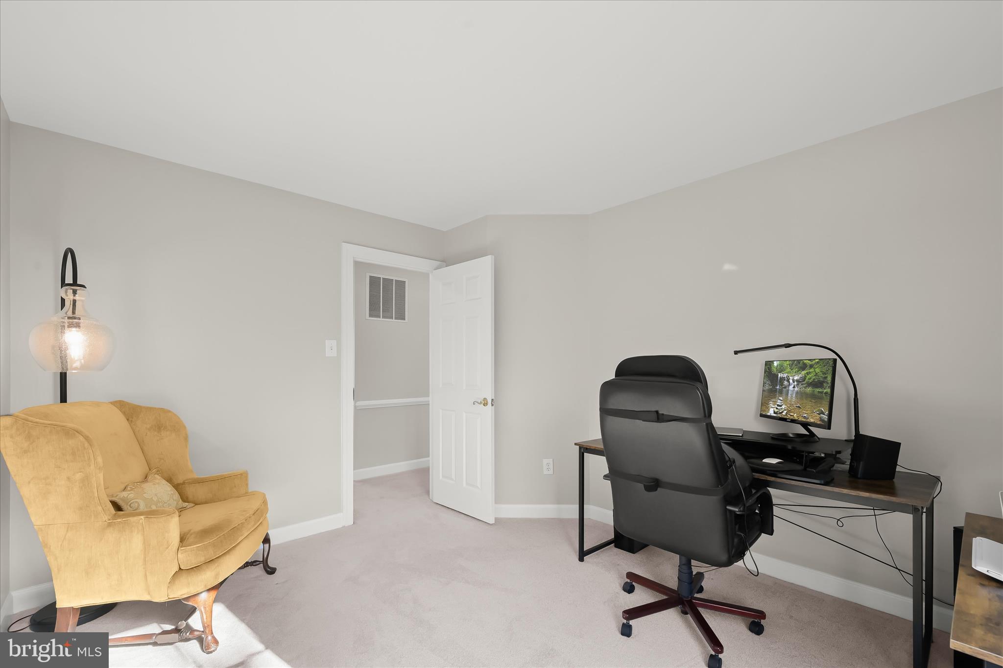 WINDSOR KNOLLS - Residential