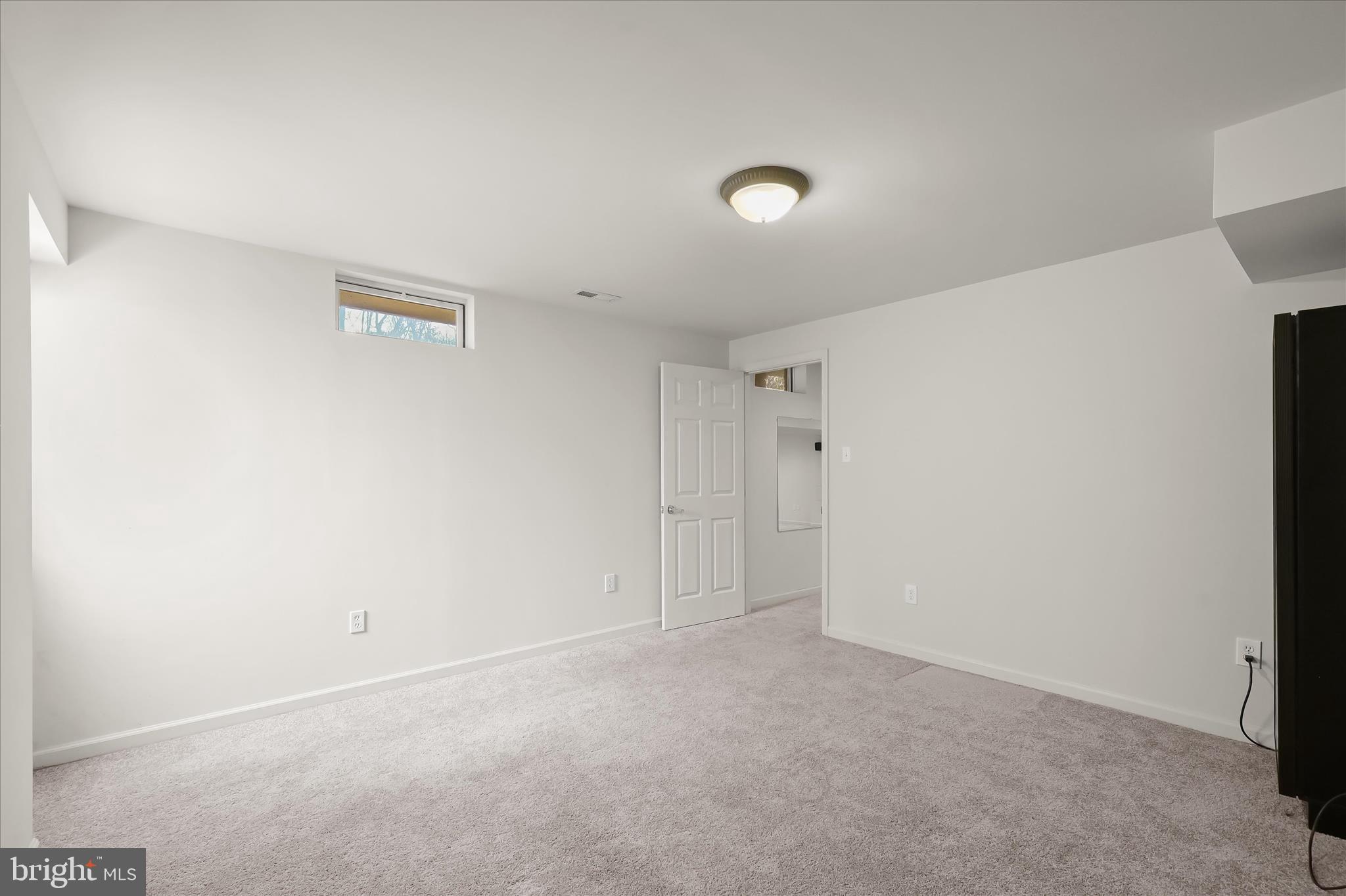 WINDSOR KNOLLS - Residential