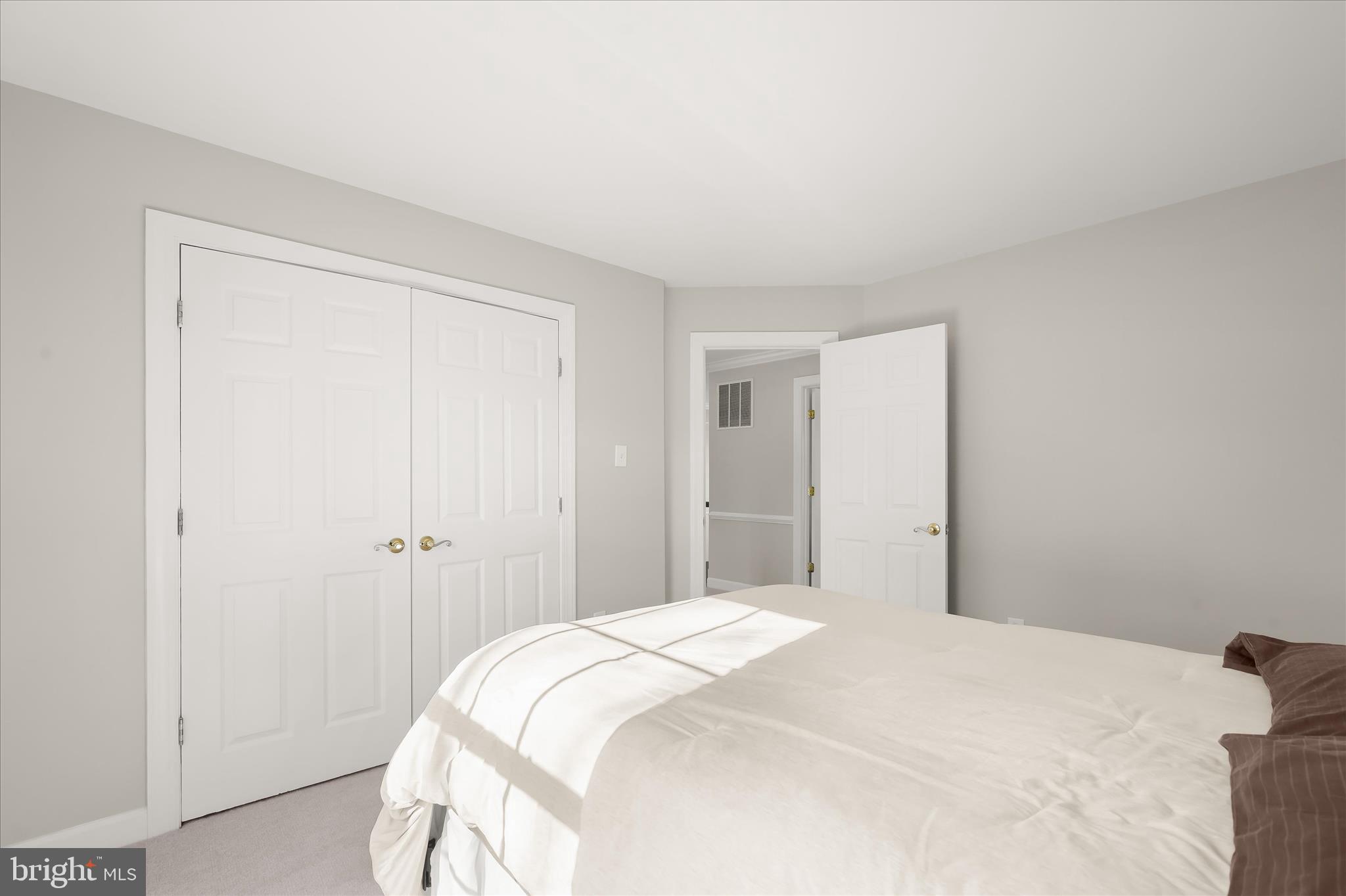 WINDSOR KNOLLS - Residential