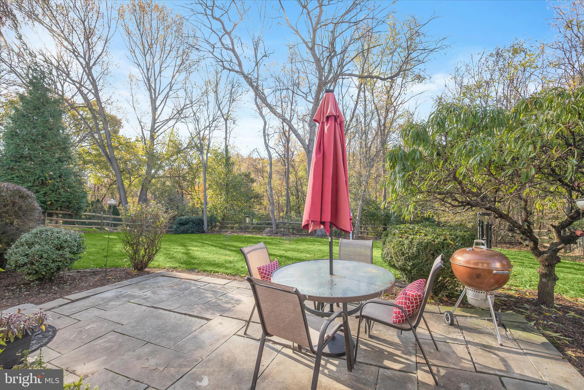 WINDSOR KNOLLS - Residential