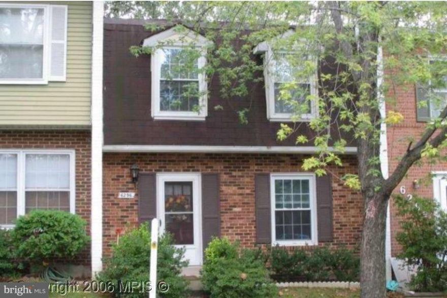 BIG PRICE REDUCTION.   Interior Brick & Siding 3 BR 3.5 bath Town home. Hardwood floors on main & upper levels. One reserved parking spot + 1 Tag for extra parking. Great location, close to major Highways & Major shopping. 1 mile from Ft. Beauvoir.
