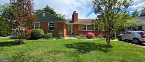Photo of 10027 Kensington Parkway, KENSINGTON, MD 20895 (MLS # MDMC2230884)
