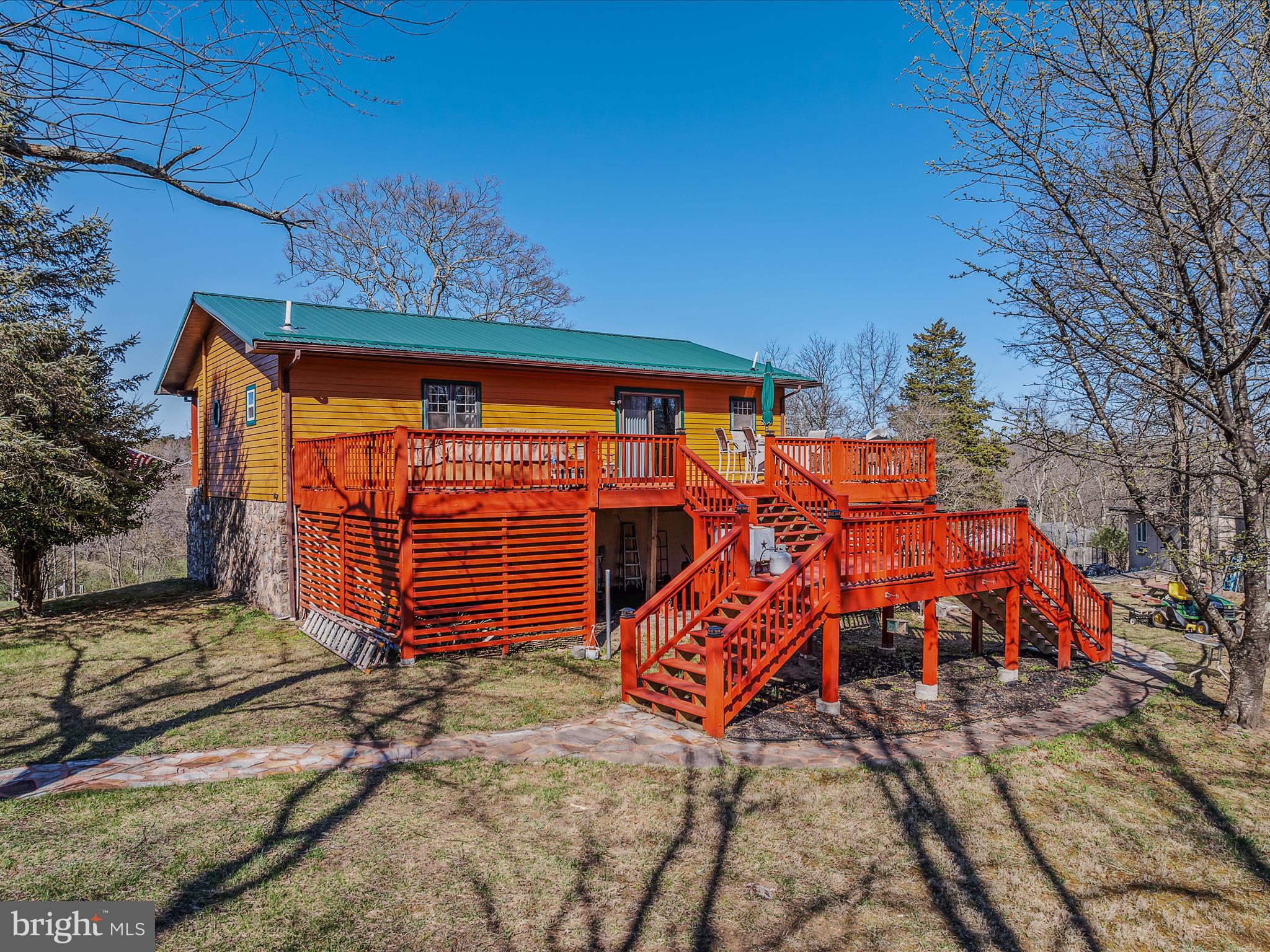 HEAVENLY ACRES - Residential