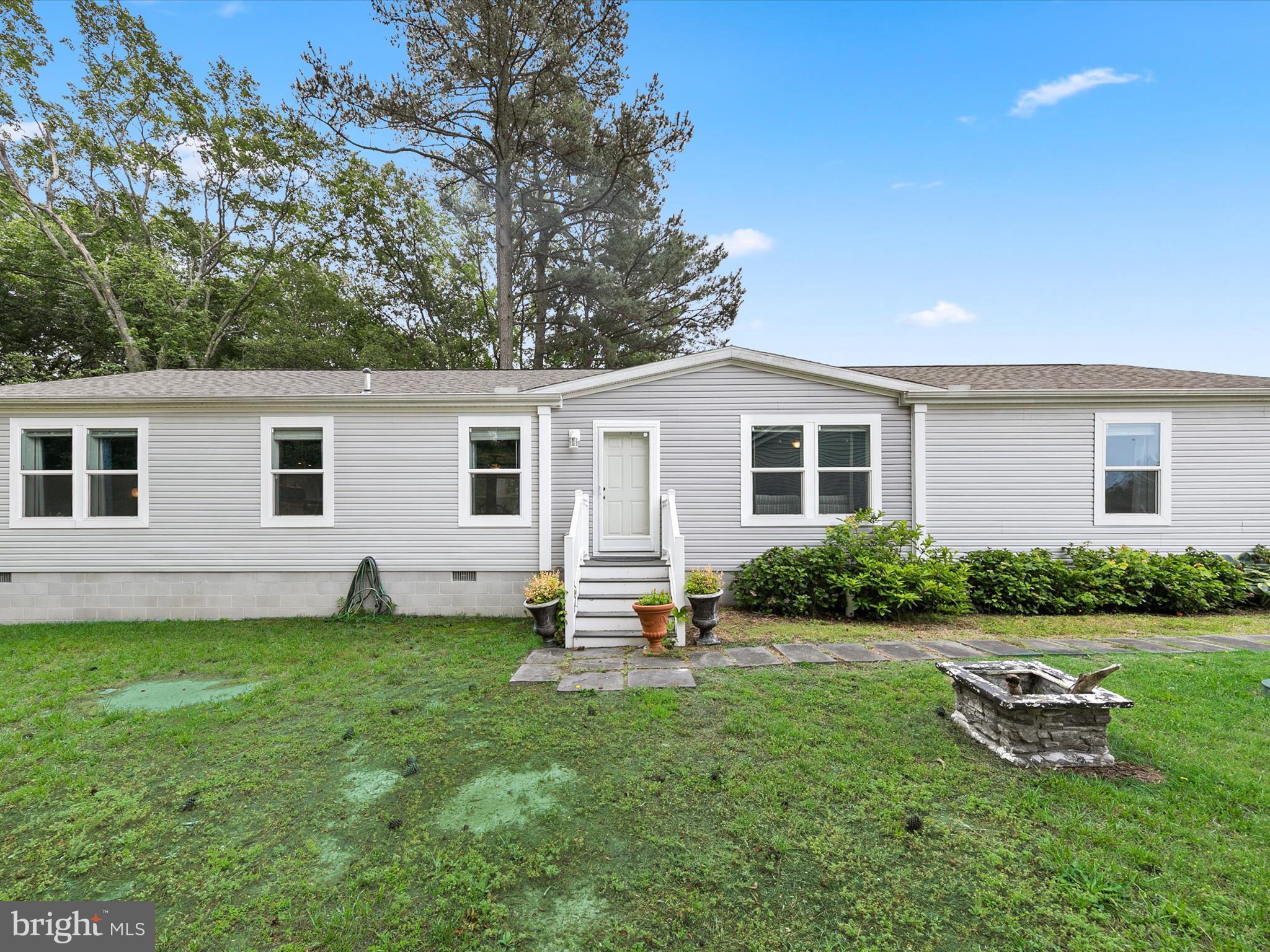 5 LAKEWOOD DRIVE