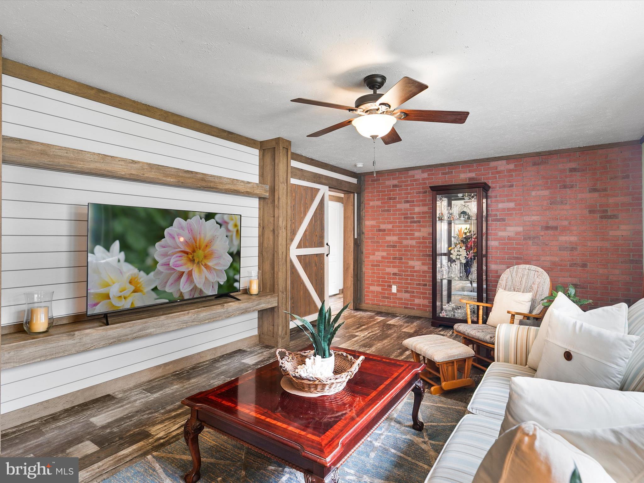 5 LAKEWOOD DRIVE