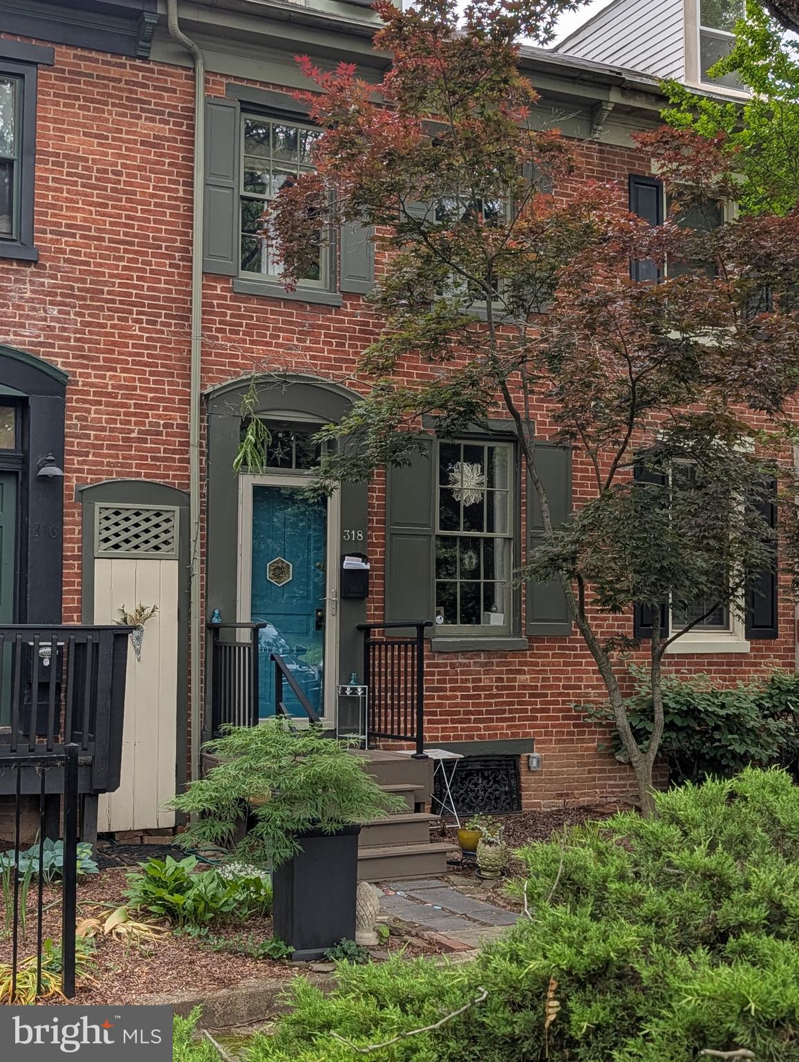 318 W NEWTON AVENUE