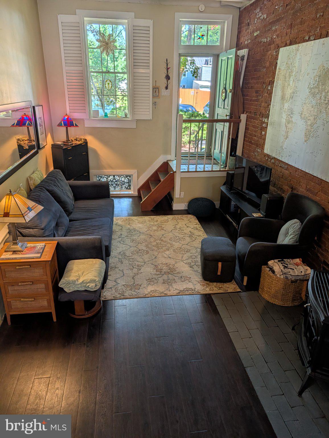 318 W NEWTON AVENUE