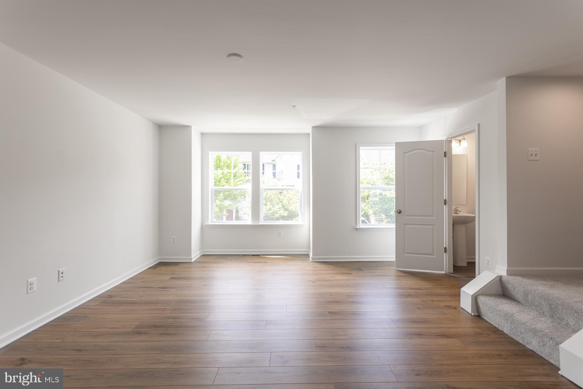 MCCAULEY CROSSING - Residential