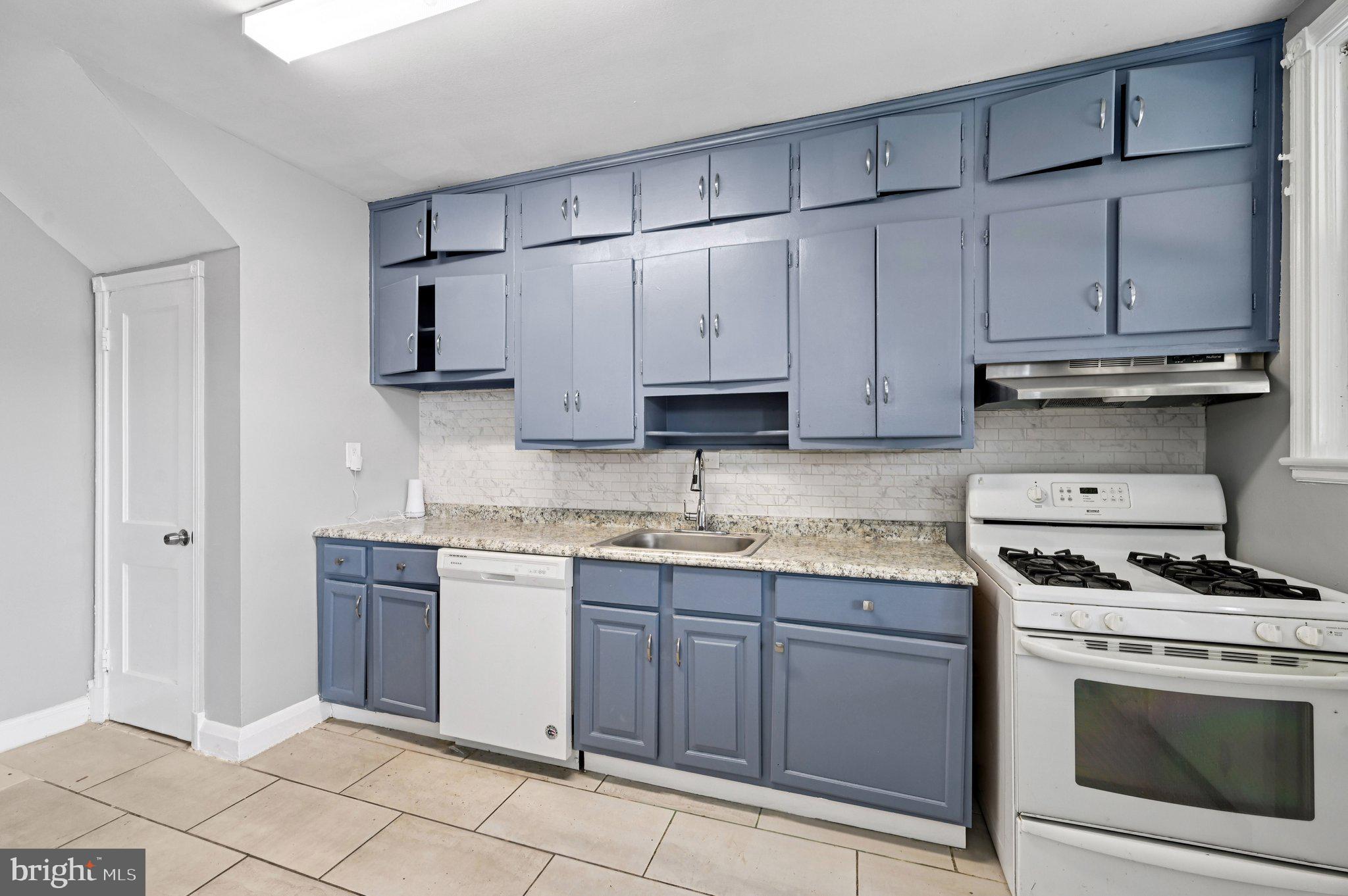 BELAIR-EDISON - Residential Lease
