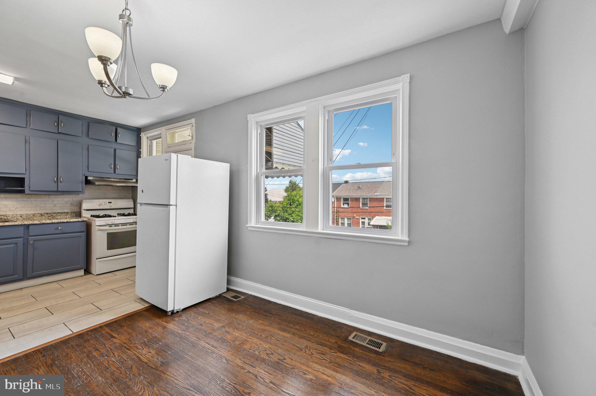 BELAIR-EDISON - Residential Lease
