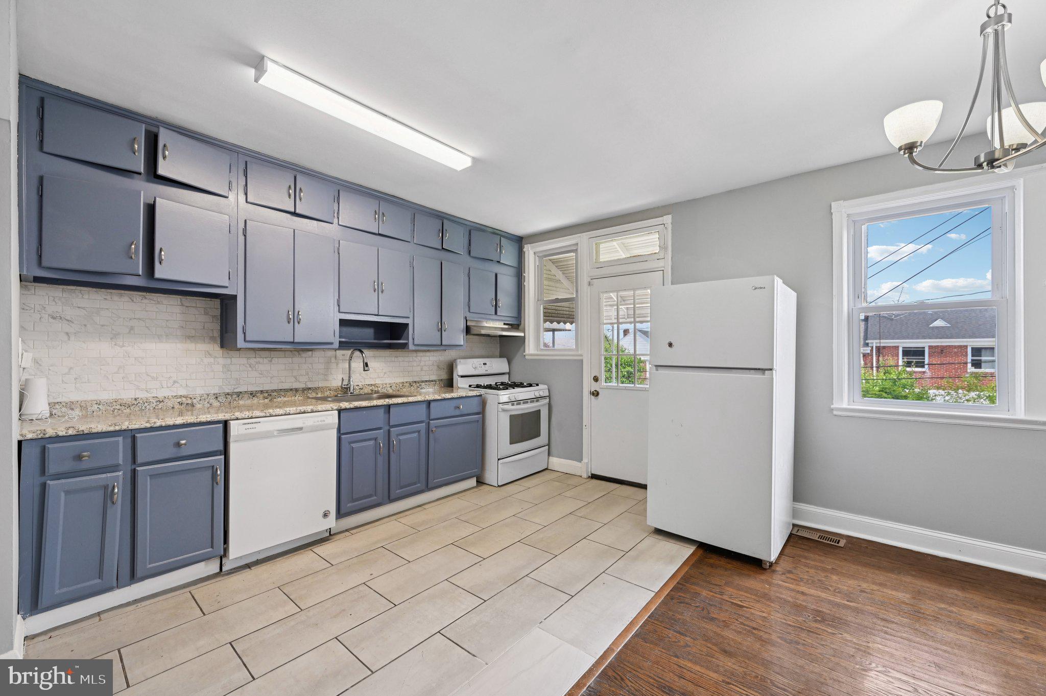 BELAIR-EDISON - Residential Lease