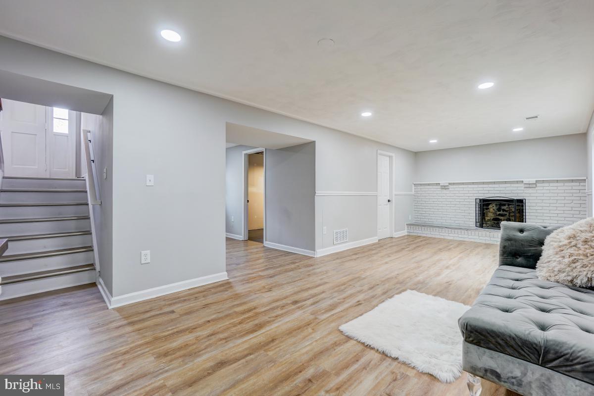 SHORE ACRES - Residential