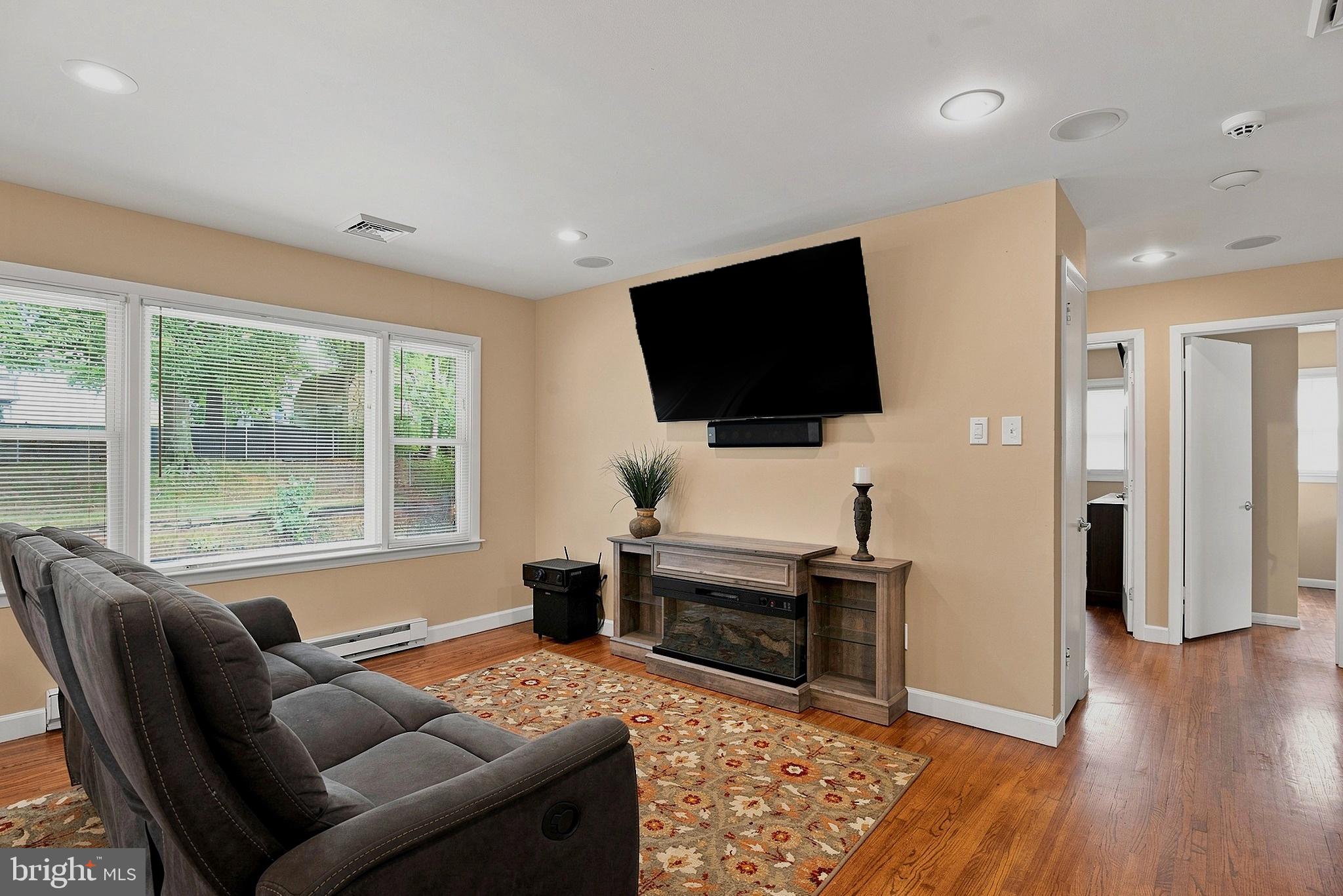 237 COURTNEY DRIVE