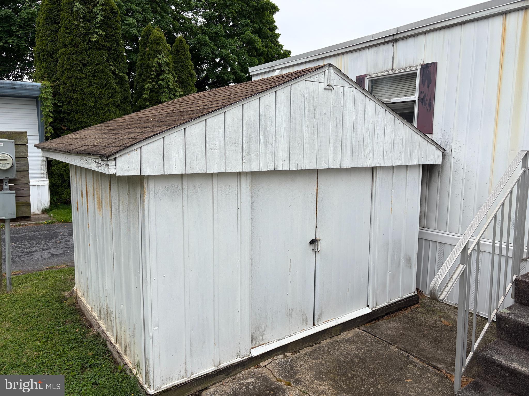 121 GRIMM LANE