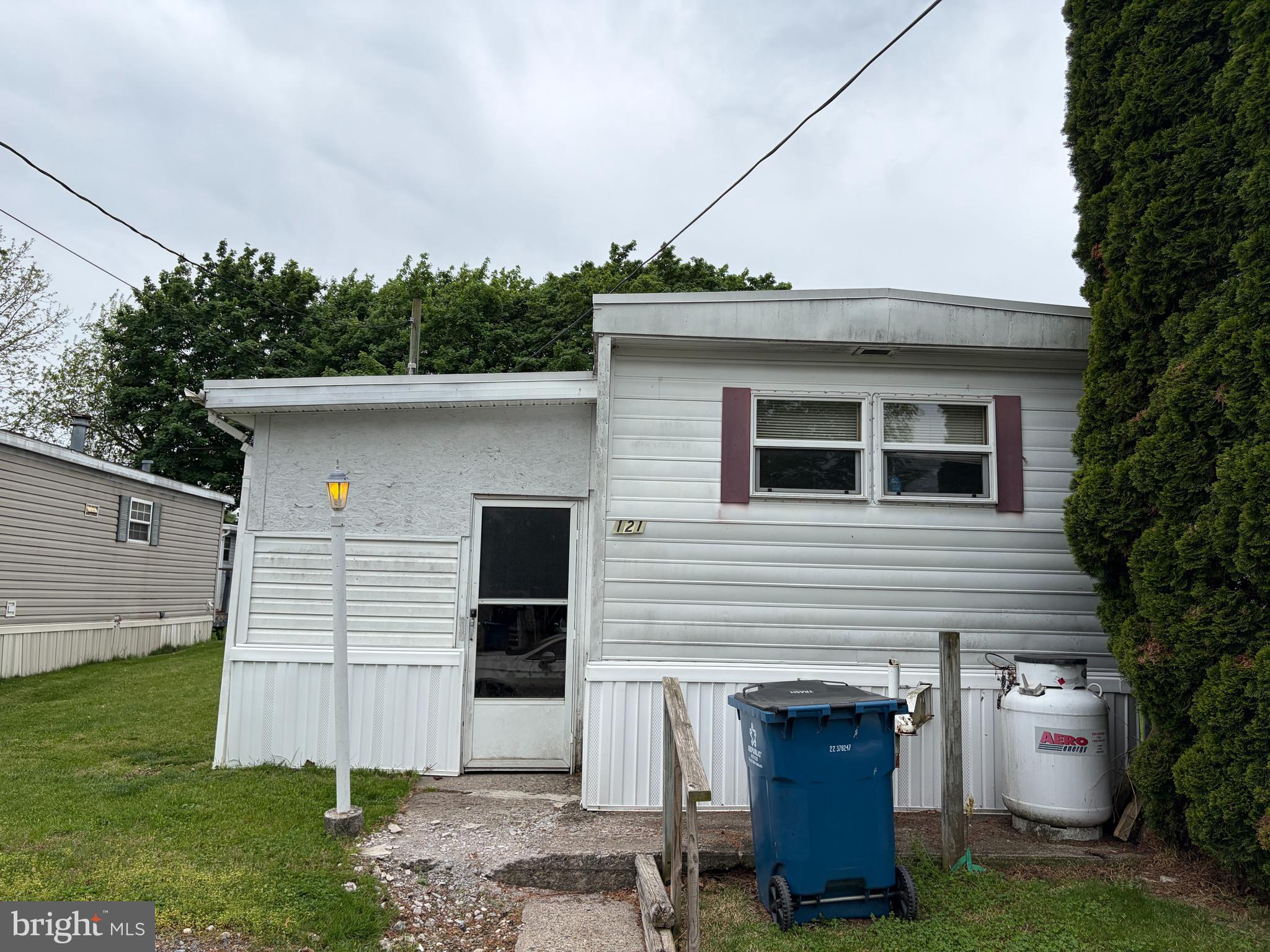 121 GRIMM LANE