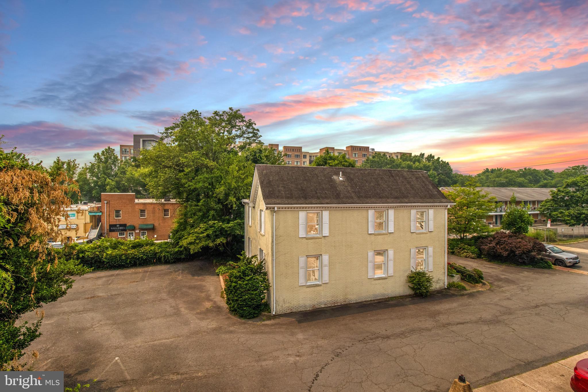 FALLS CHURCH CITY - Residential