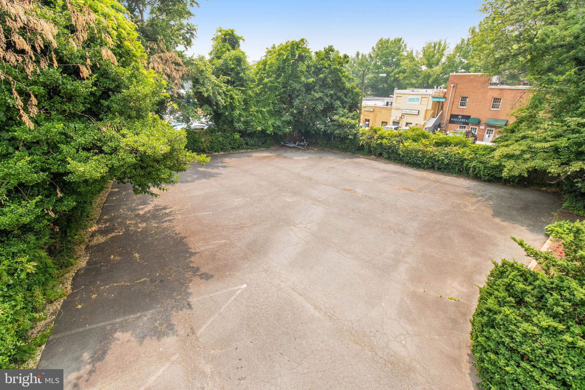 FALLS CHURCH CITY - Residential