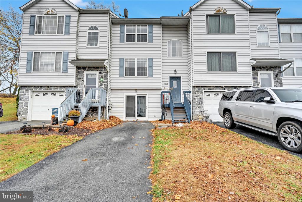 Photo of 180 Riders Way, LEBANON, PA 17042 (MLS # PALN2023820)