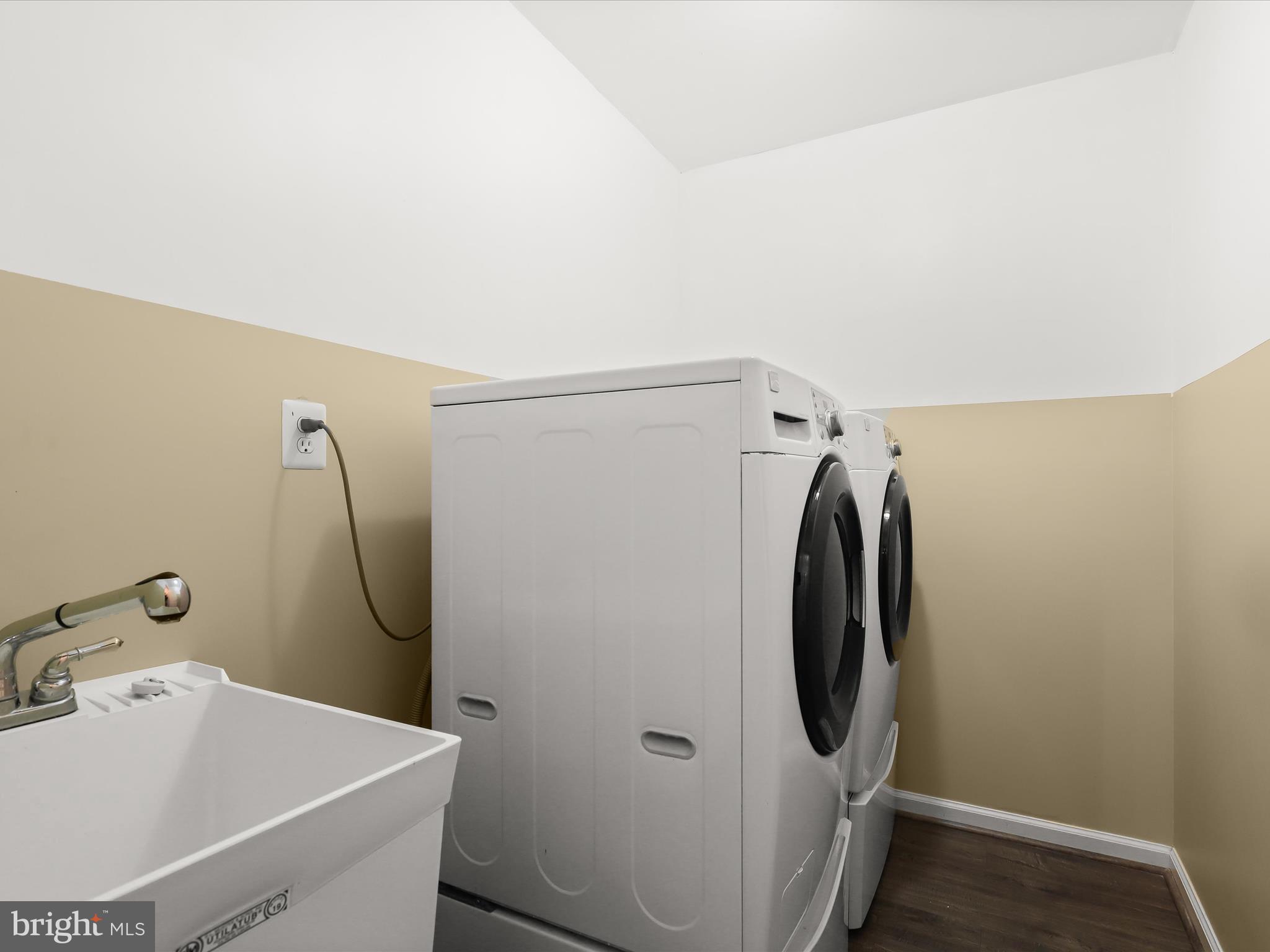 CRESTVIEW - Residential