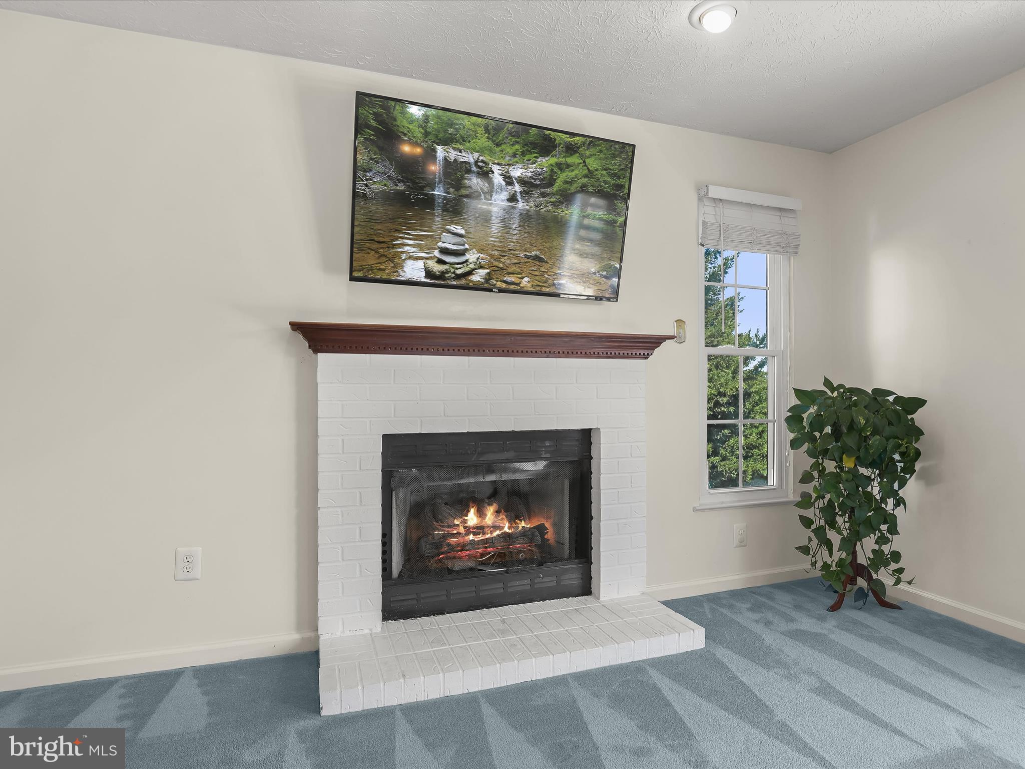 CRESTVIEW - Residential