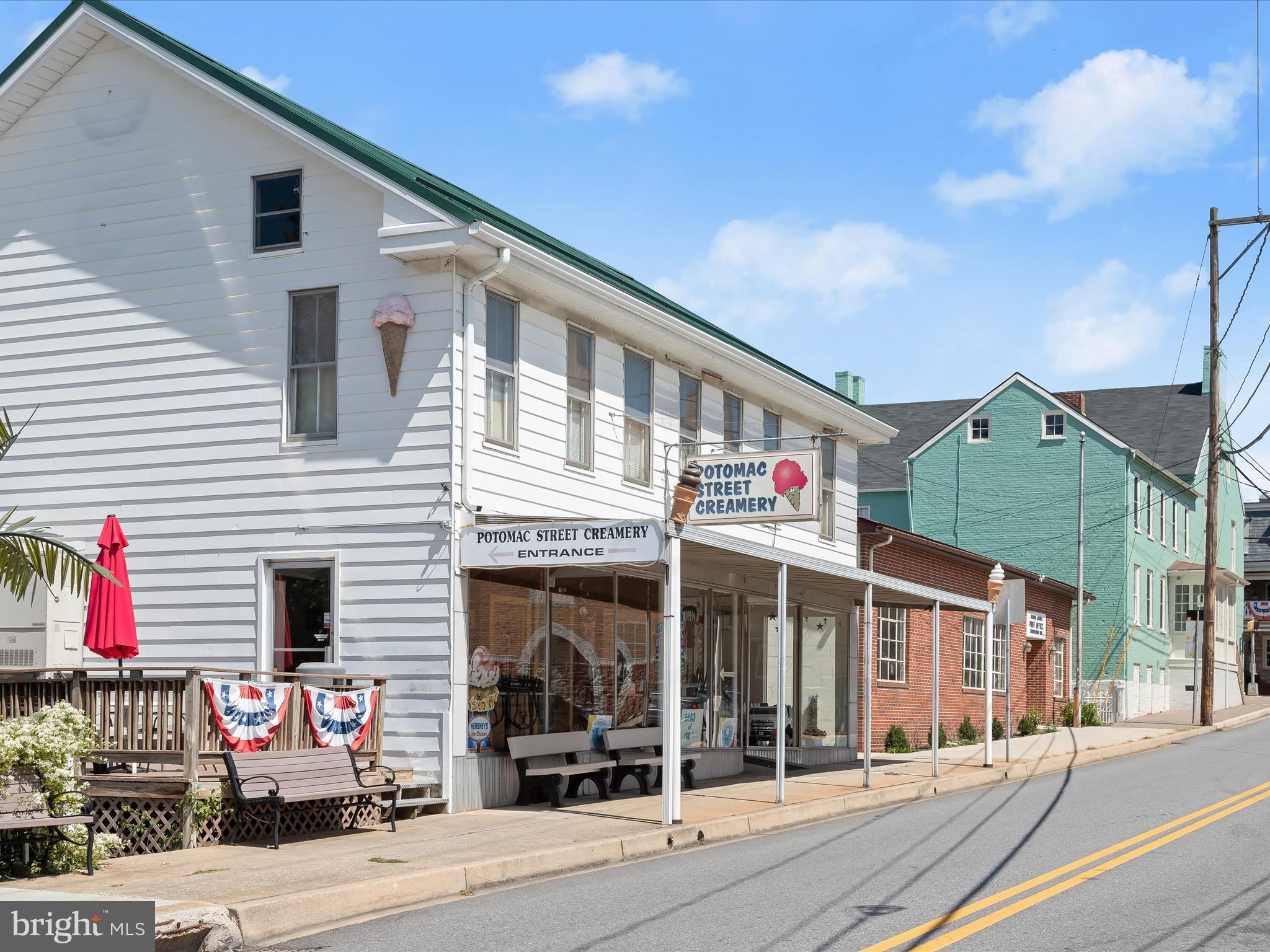 CRESTVIEW - Residential