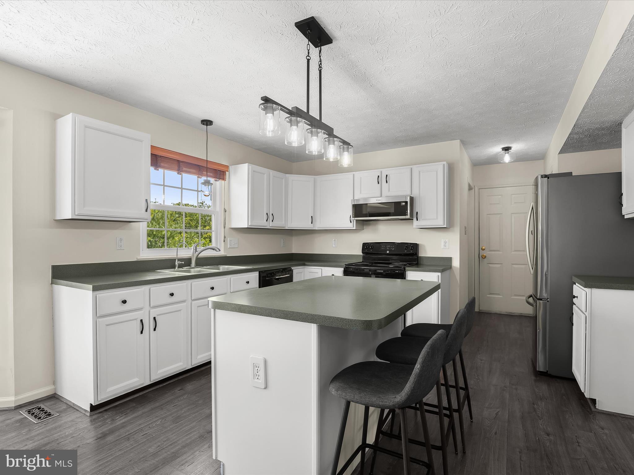 CRESTVIEW - Residential