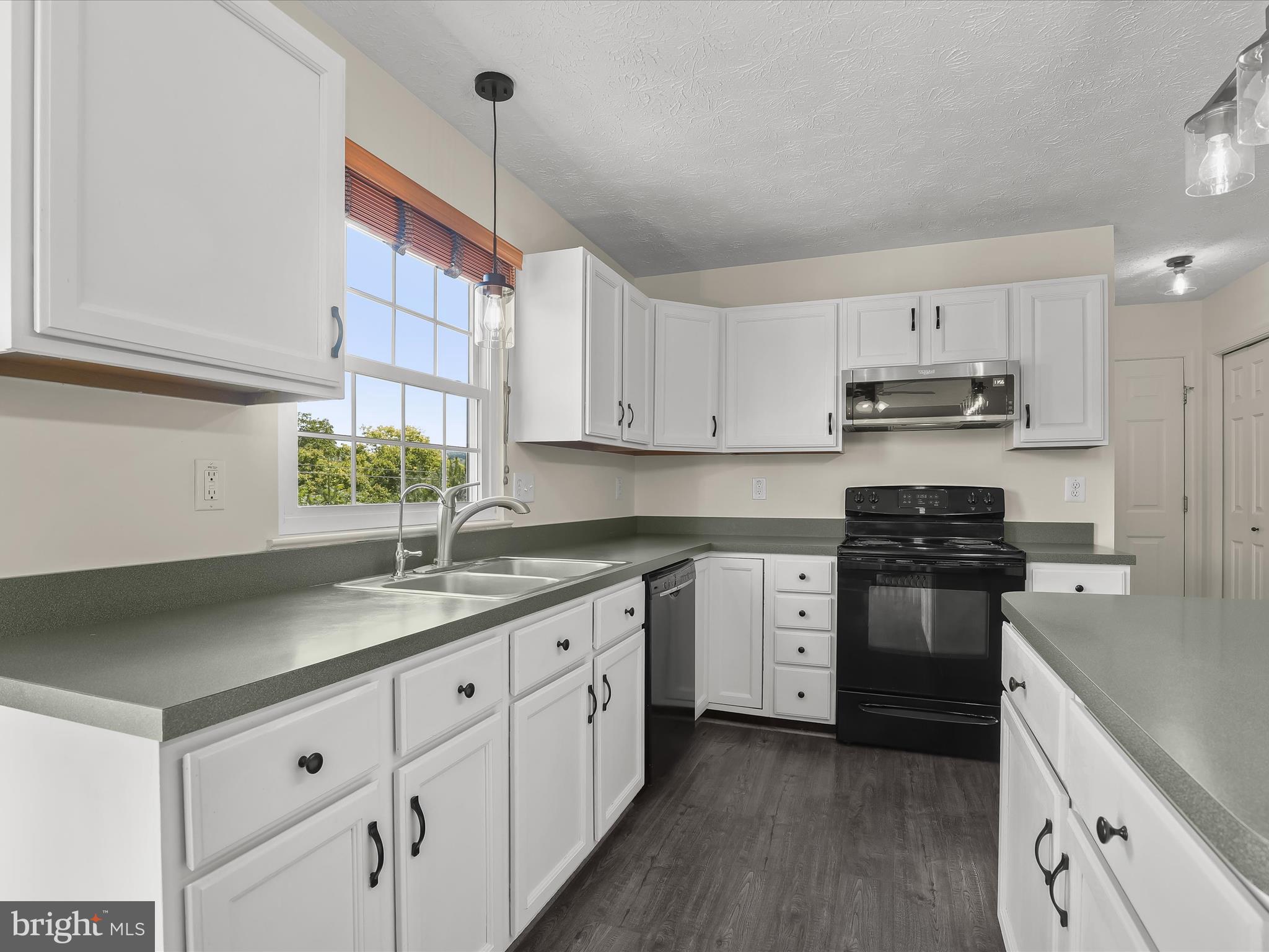 CRESTVIEW - Residential