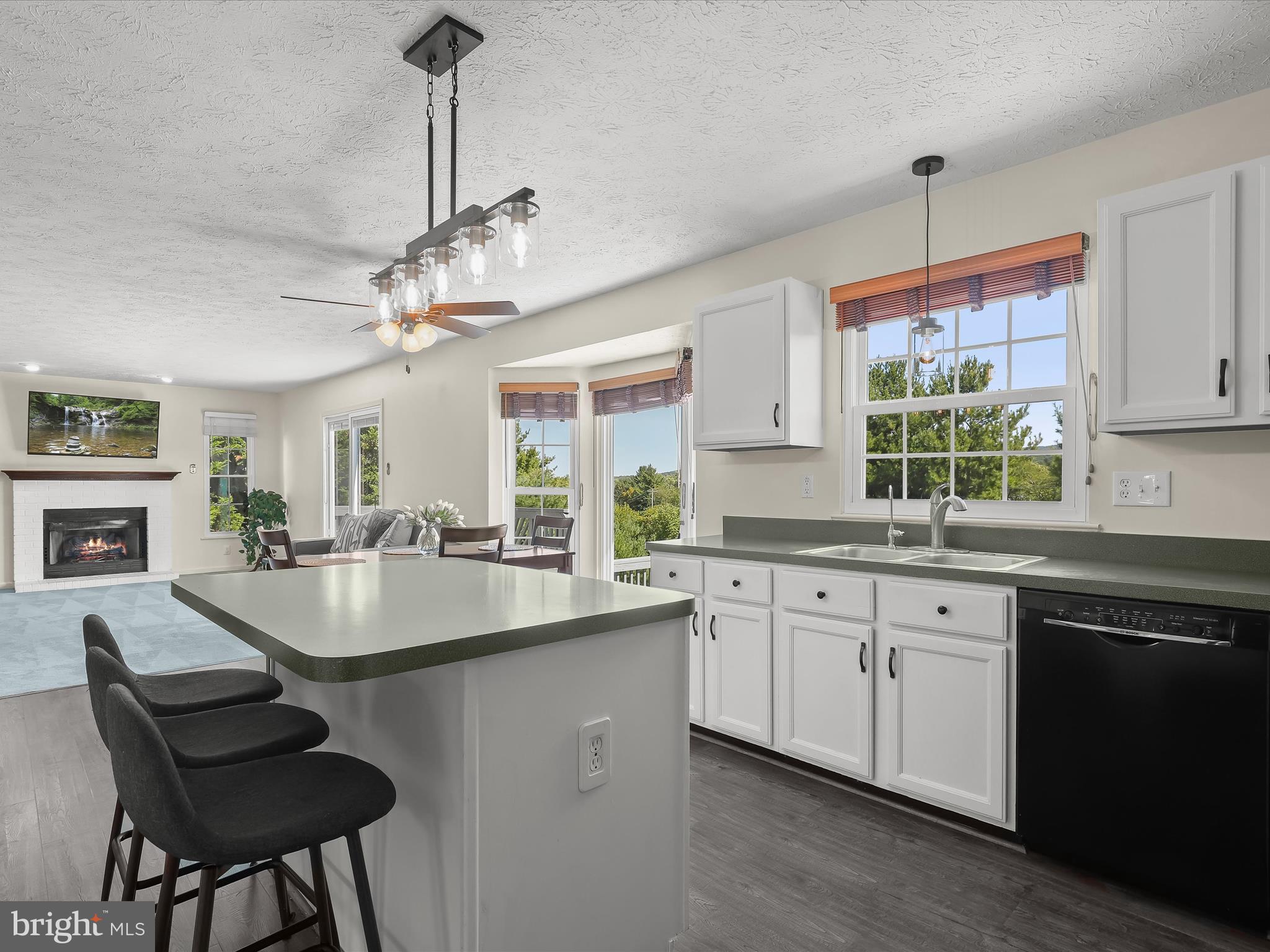 CRESTVIEW - Residential