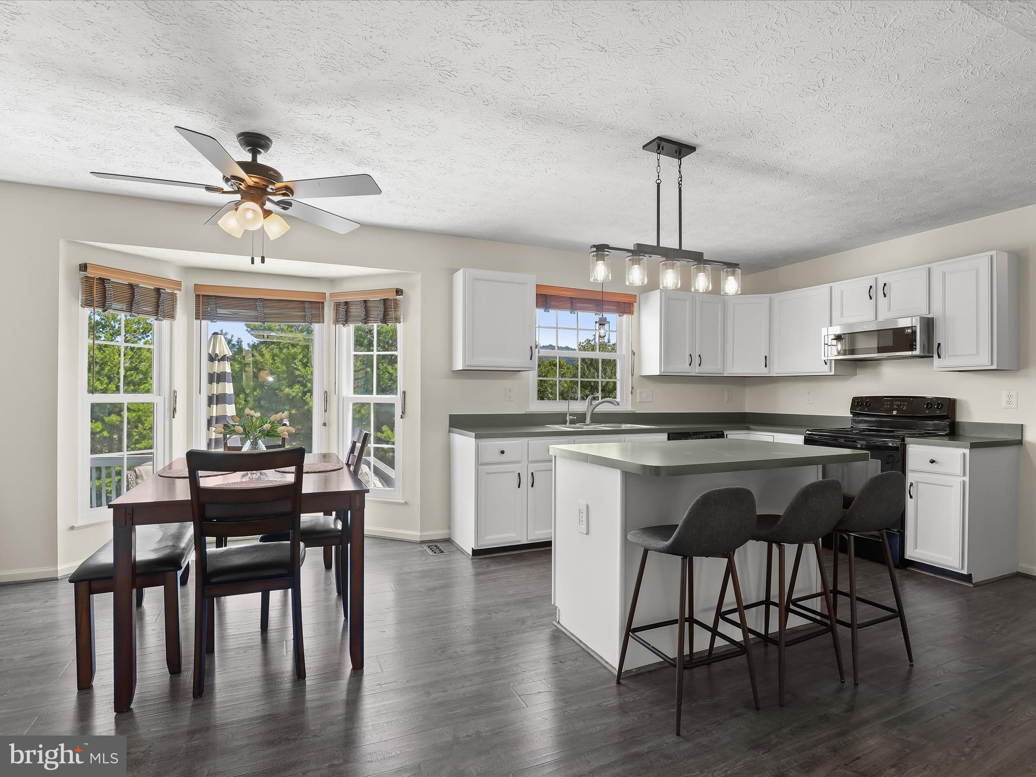 CRESTVIEW - Residential