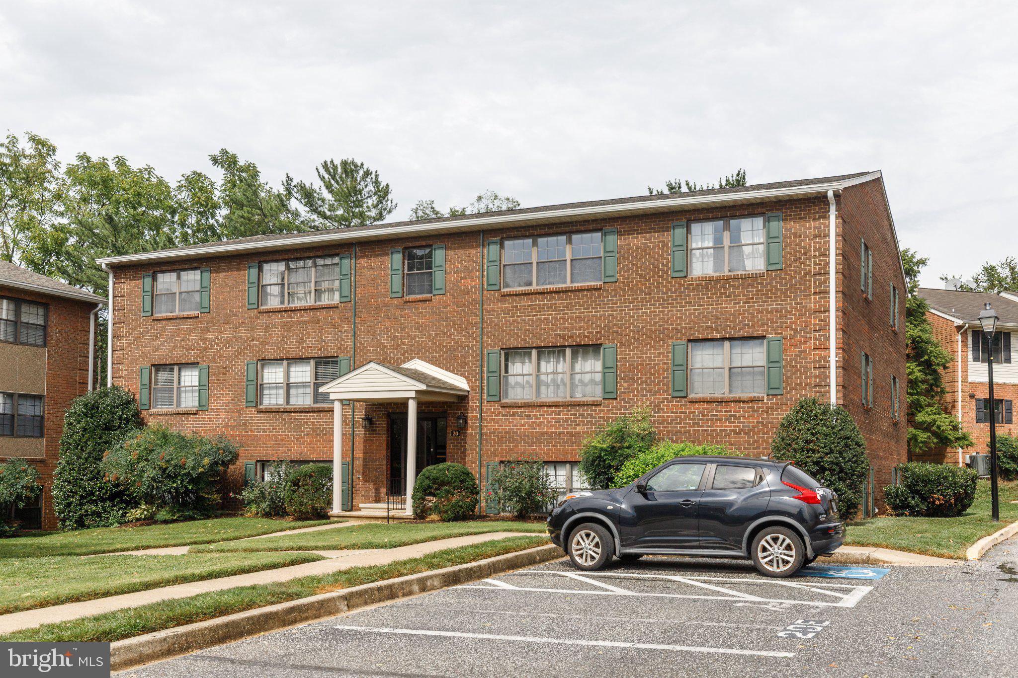 20 ALANBROOKE COURT 20F