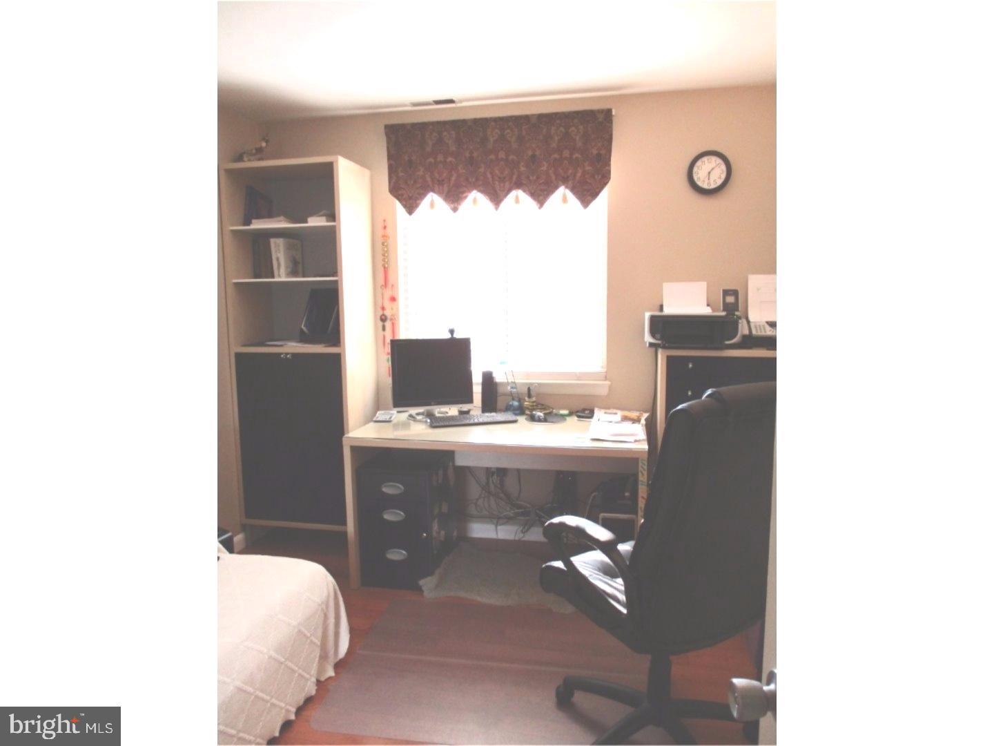 HOLLAND ACRES - Residential Lease