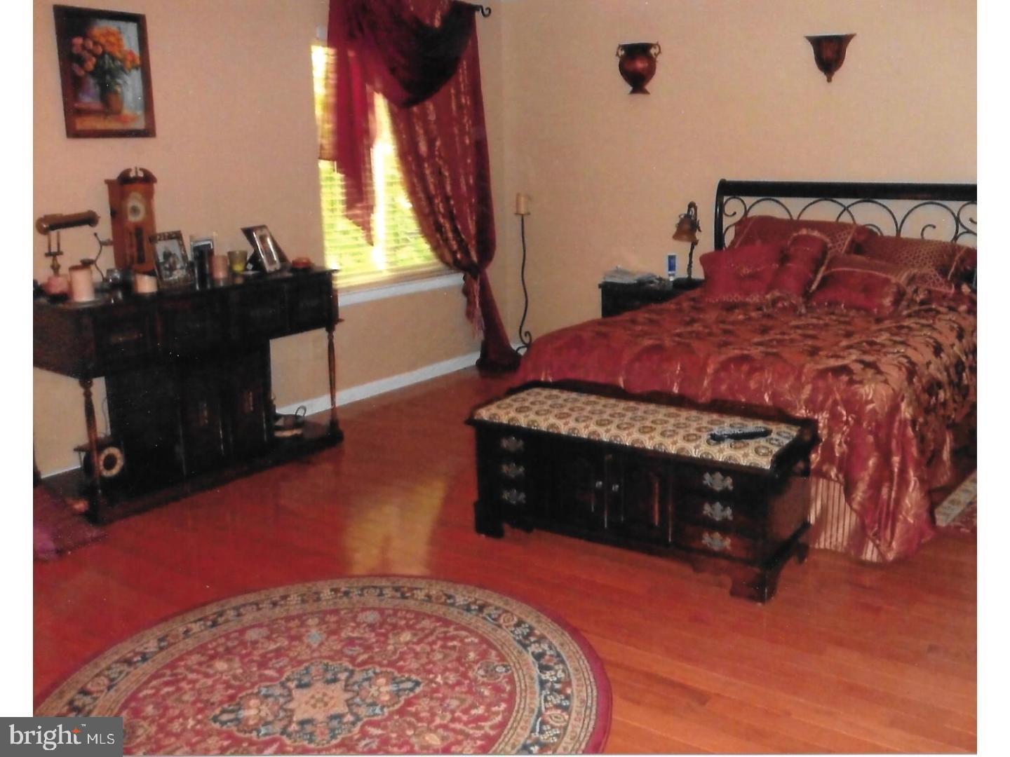 HOLLAND ACRES - Residential Lease