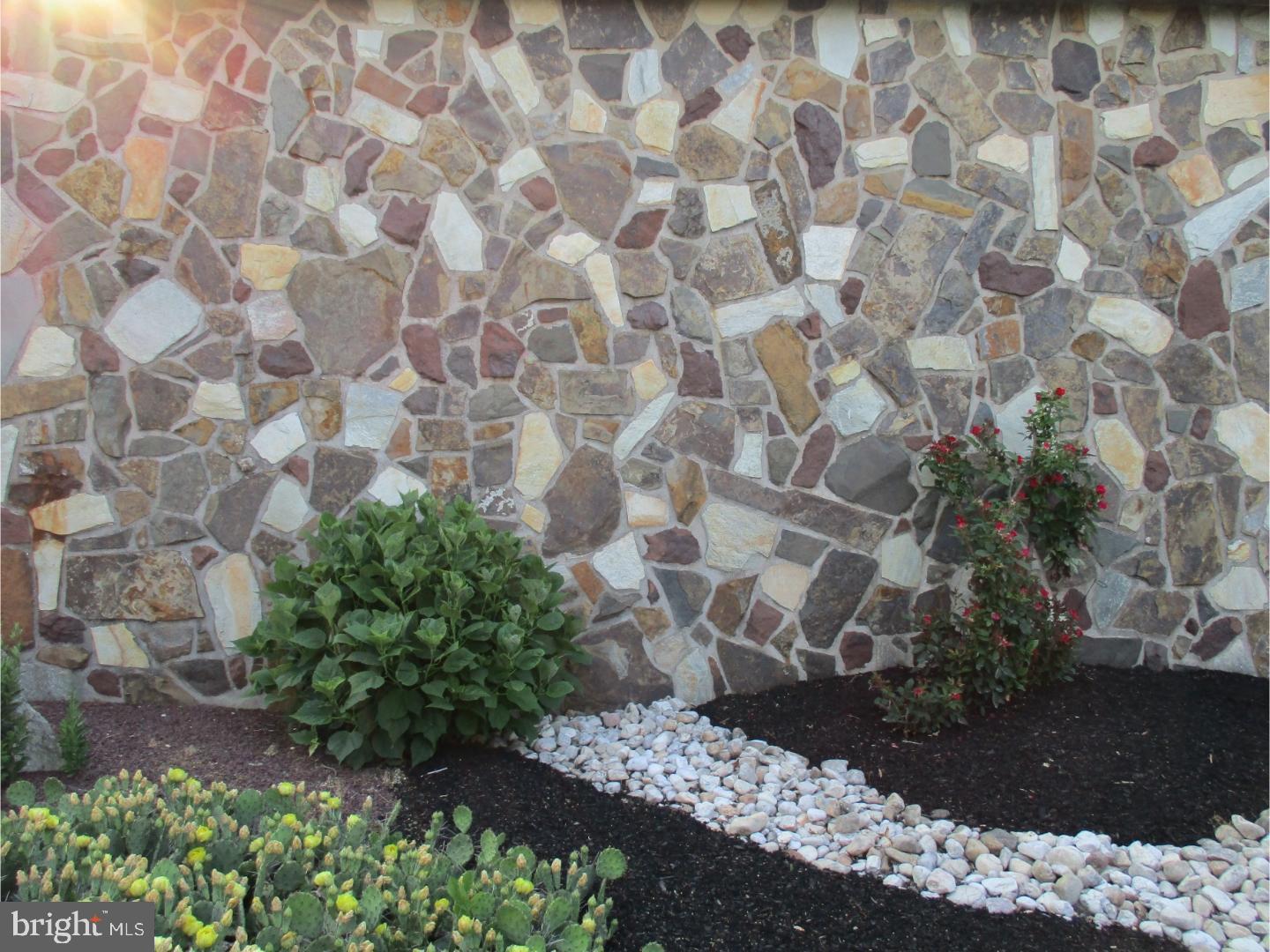 HOLLAND ACRES - Residential Lease