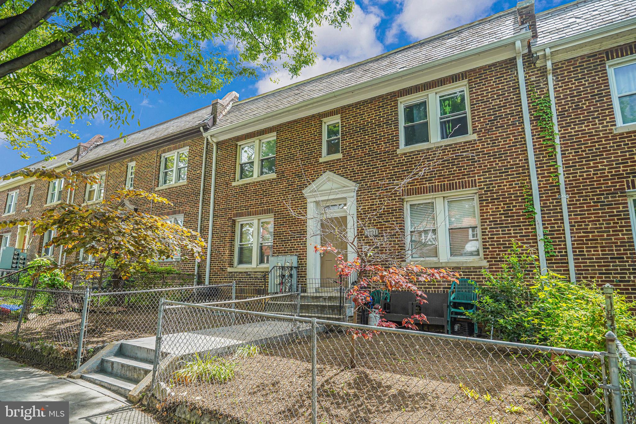 1321 ORREN STREET NE