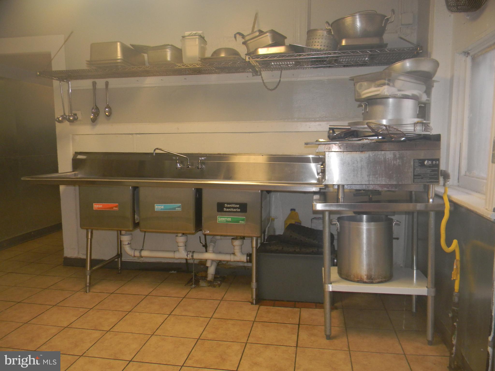 BARCLAY - GREENMOUNT - Commercial Lease