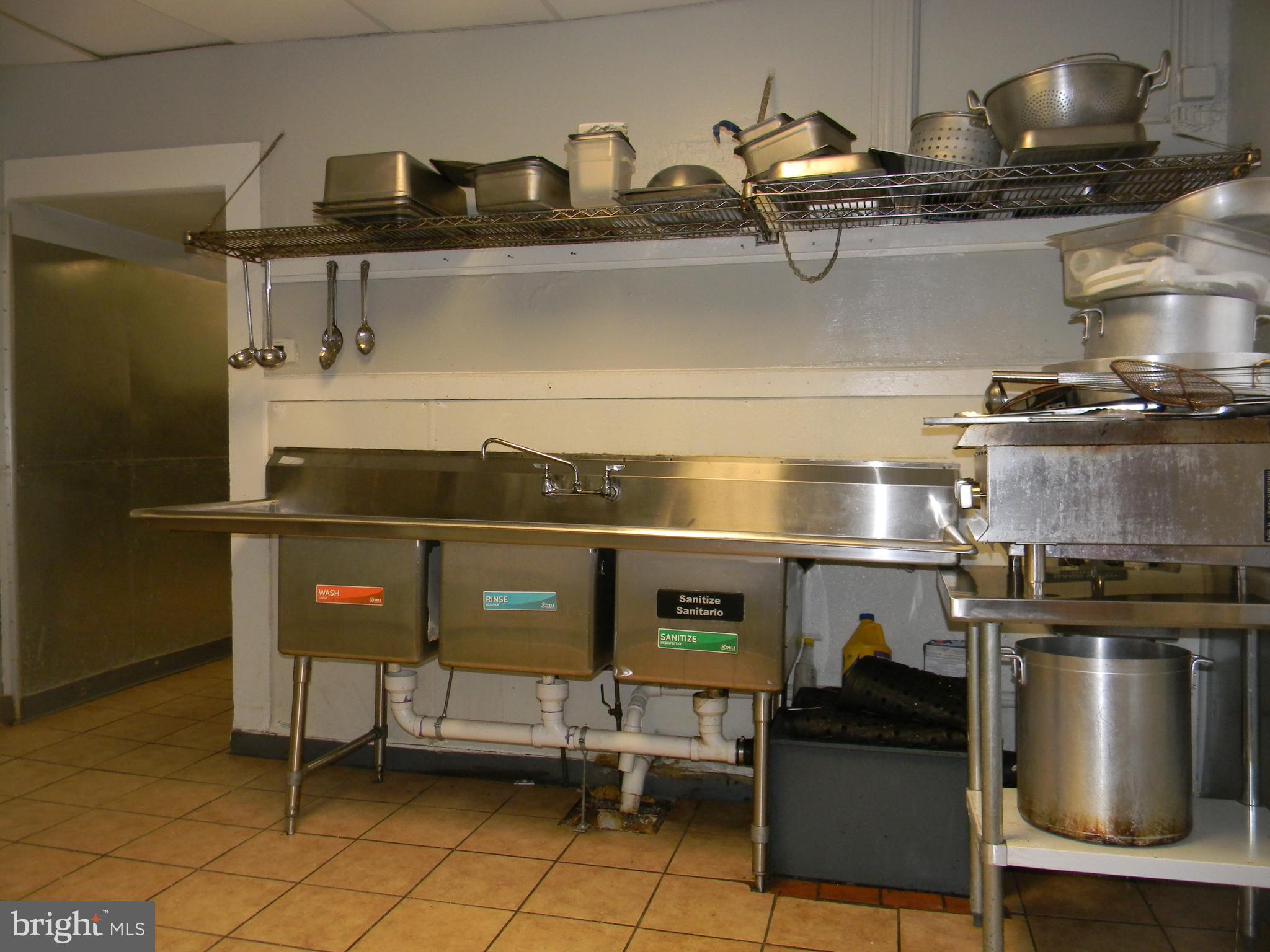 BARCLAY - GREENMOUNT - Commercial Lease