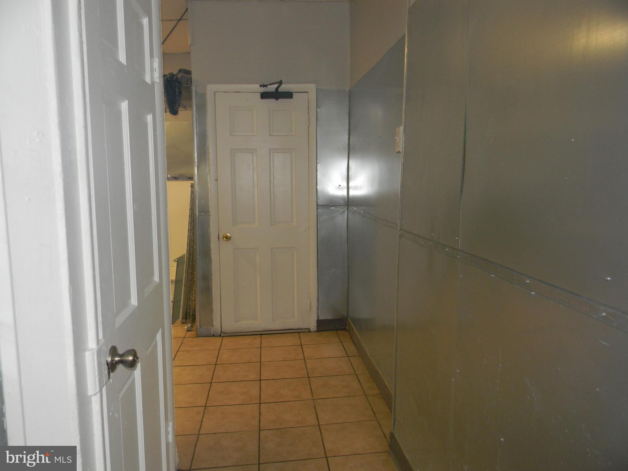 BARCLAY - GREENMOUNT - Commercial Lease