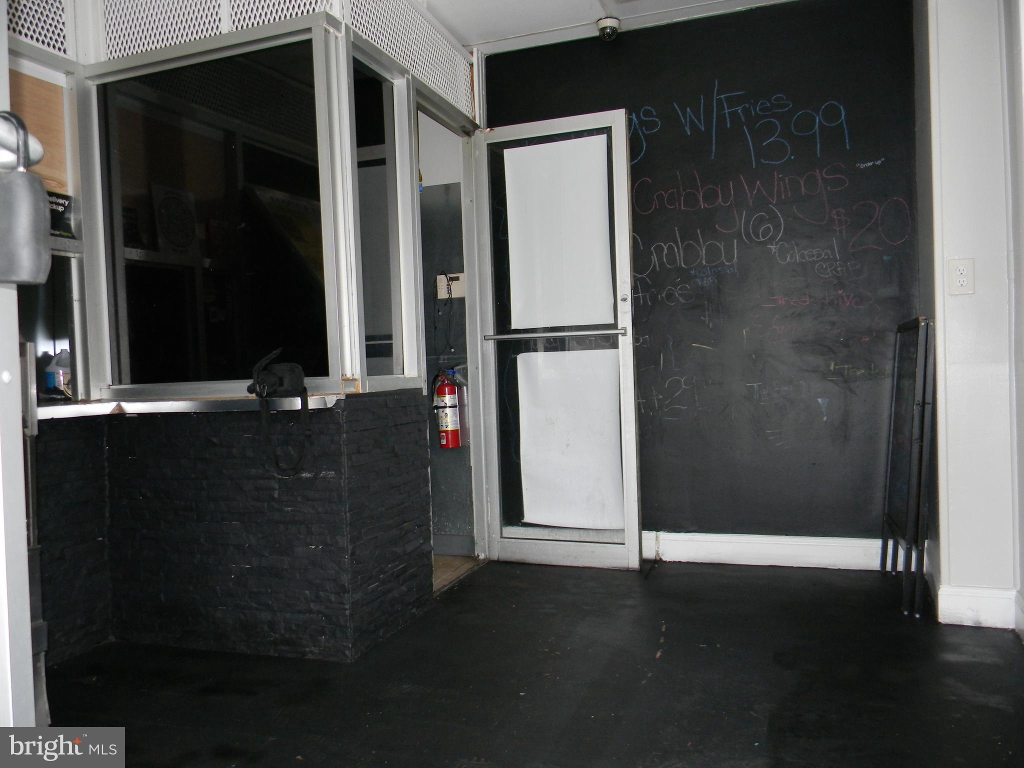 BARCLAY - GREENMOUNT - Commercial Lease