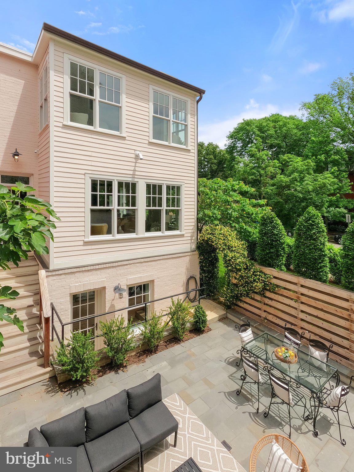 CAPITOL HILL - Residential
