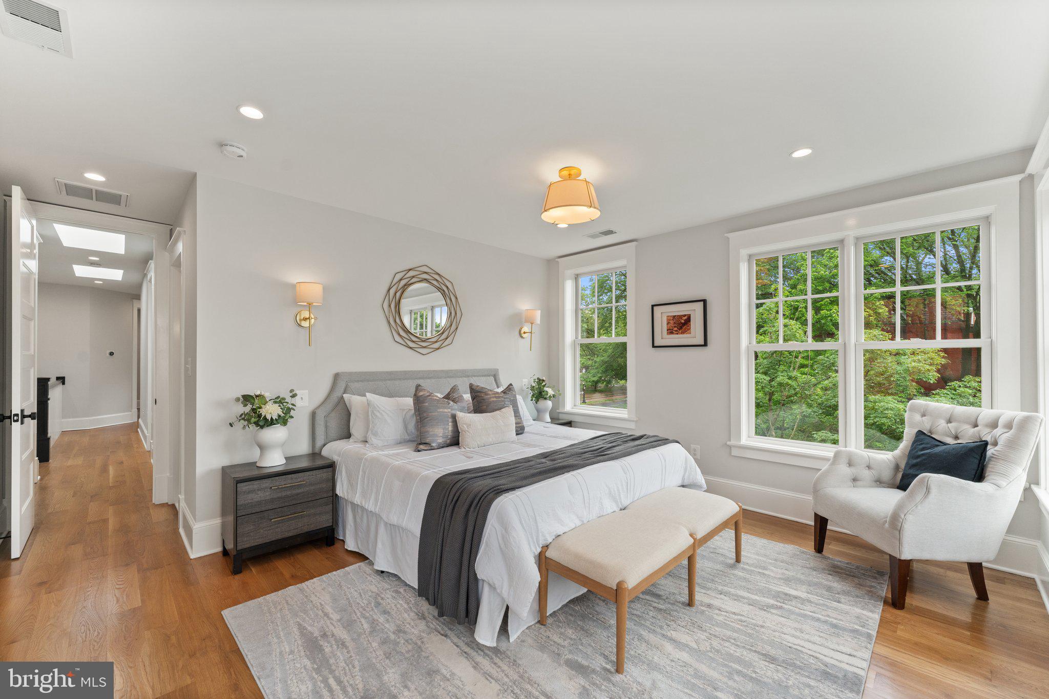 CAPITOL HILL - Residential