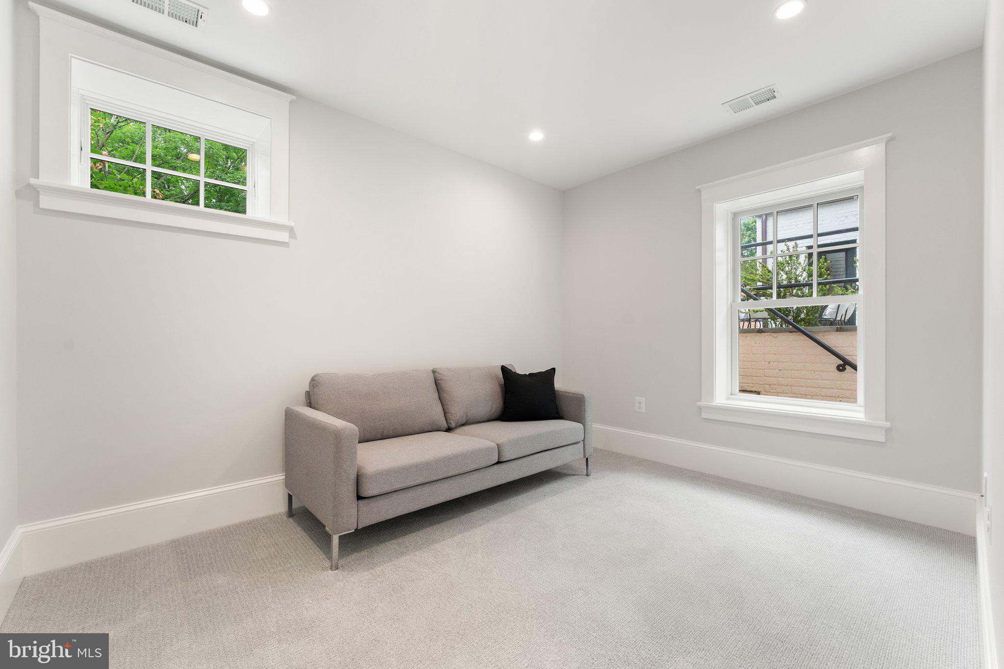 CAPITOL HILL - Residential