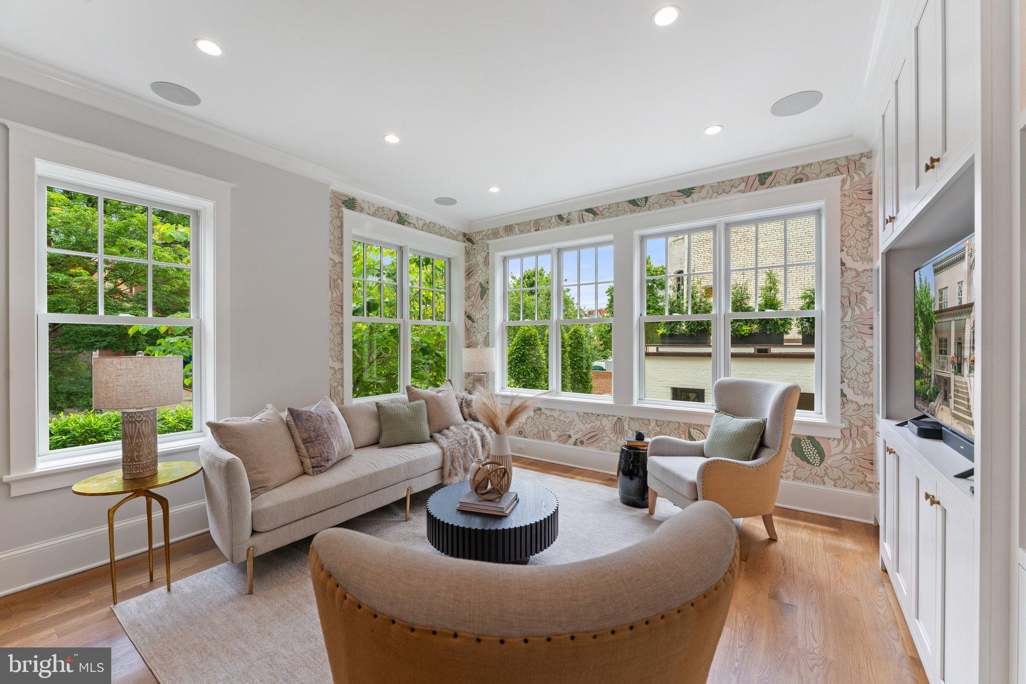 CAPITOL HILL - Residential