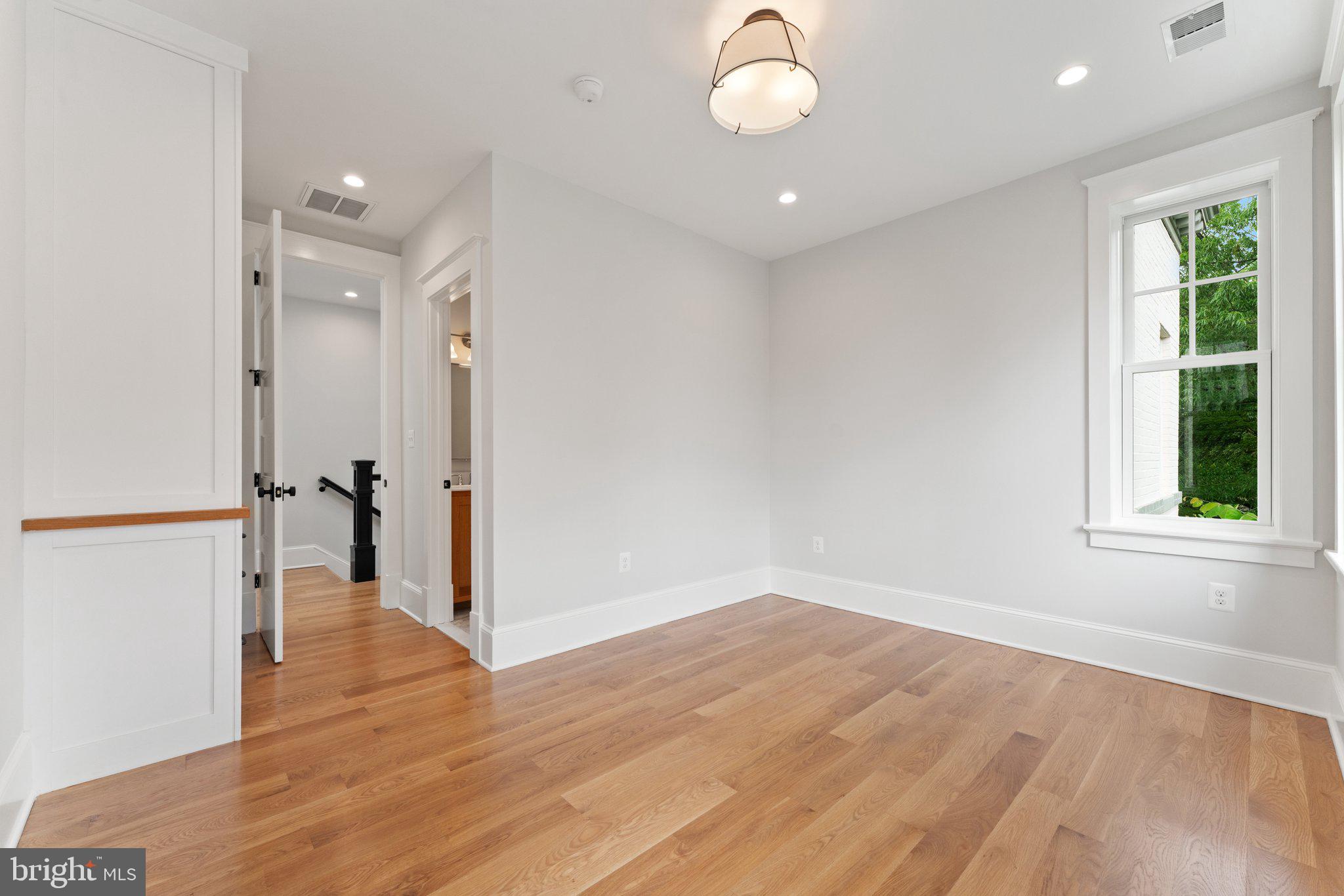 CAPITOL HILL - Residential