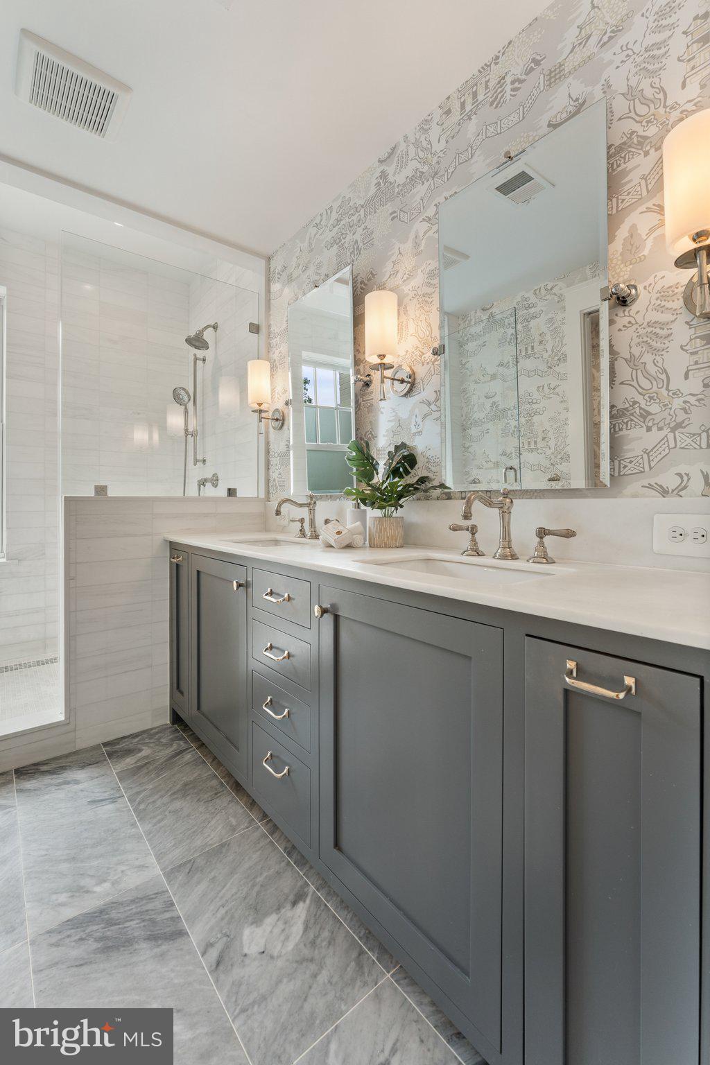 CAPITOL HILL - Residential