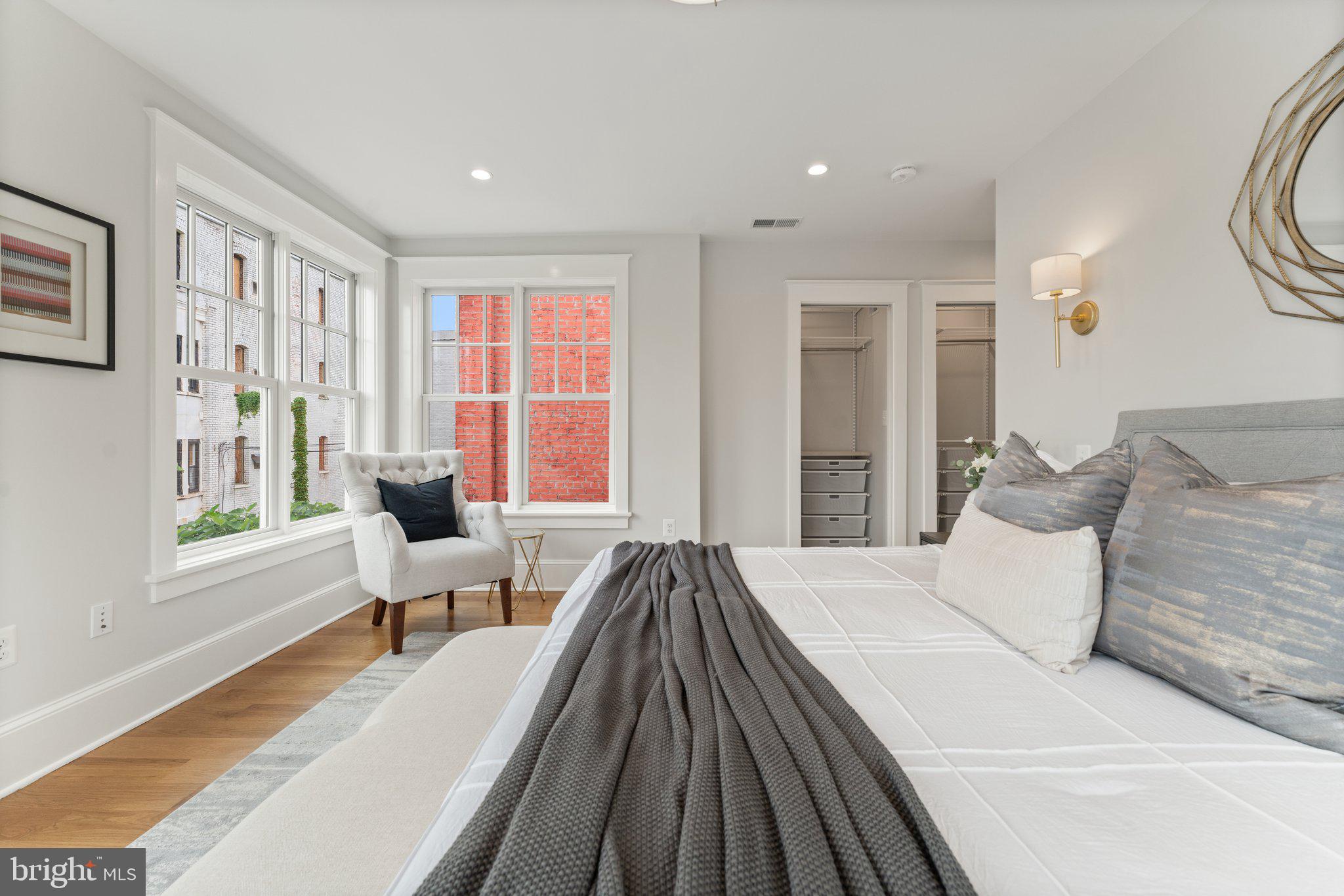 CAPITOL HILL - Residential