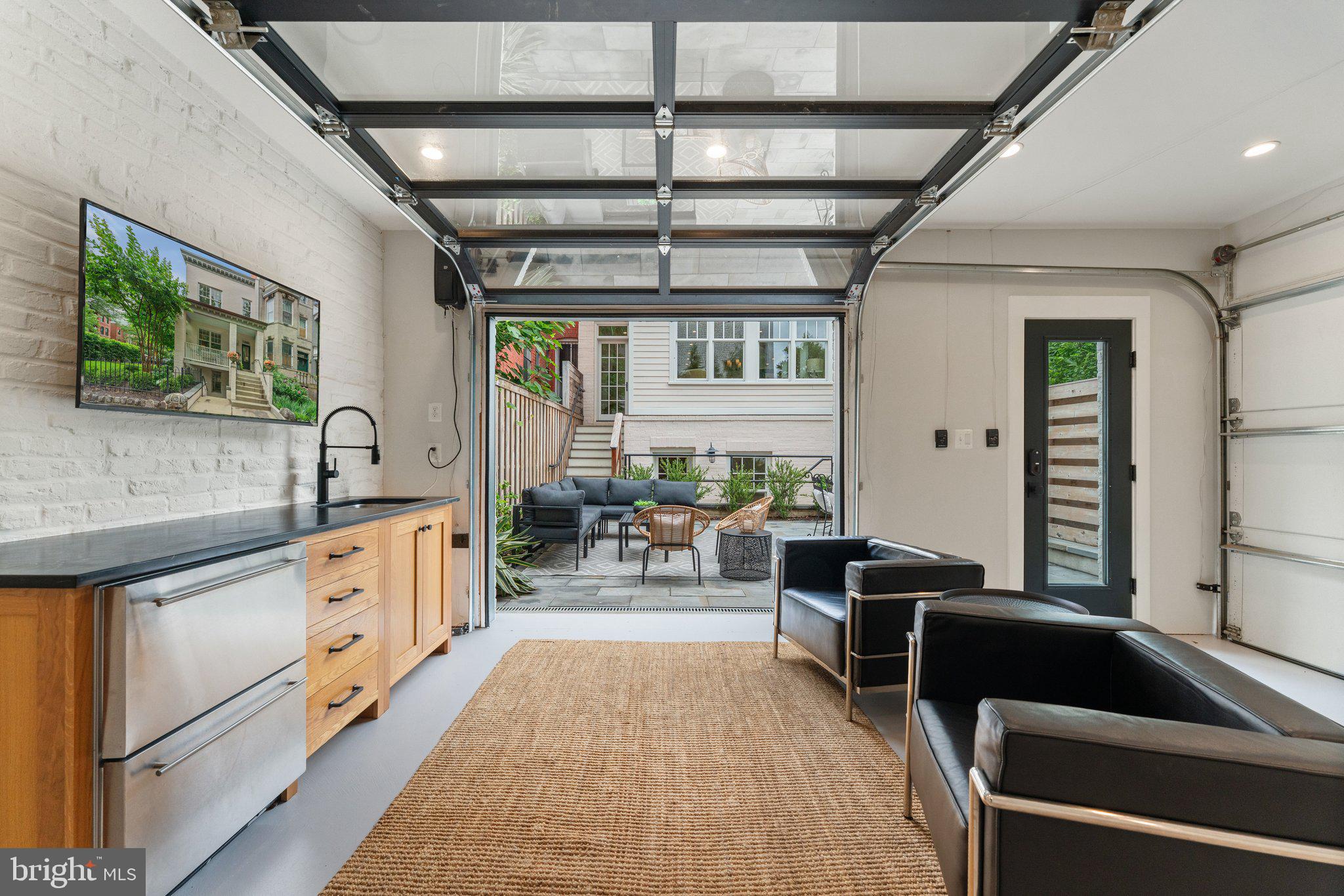 CAPITOL HILL - Residential