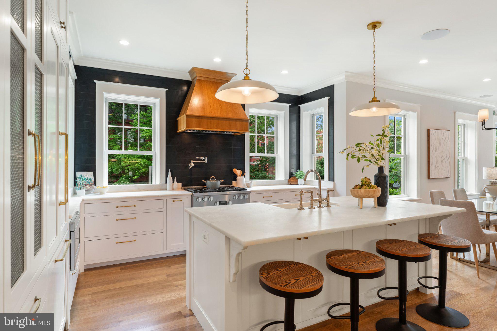 CAPITOL HILL - Residential