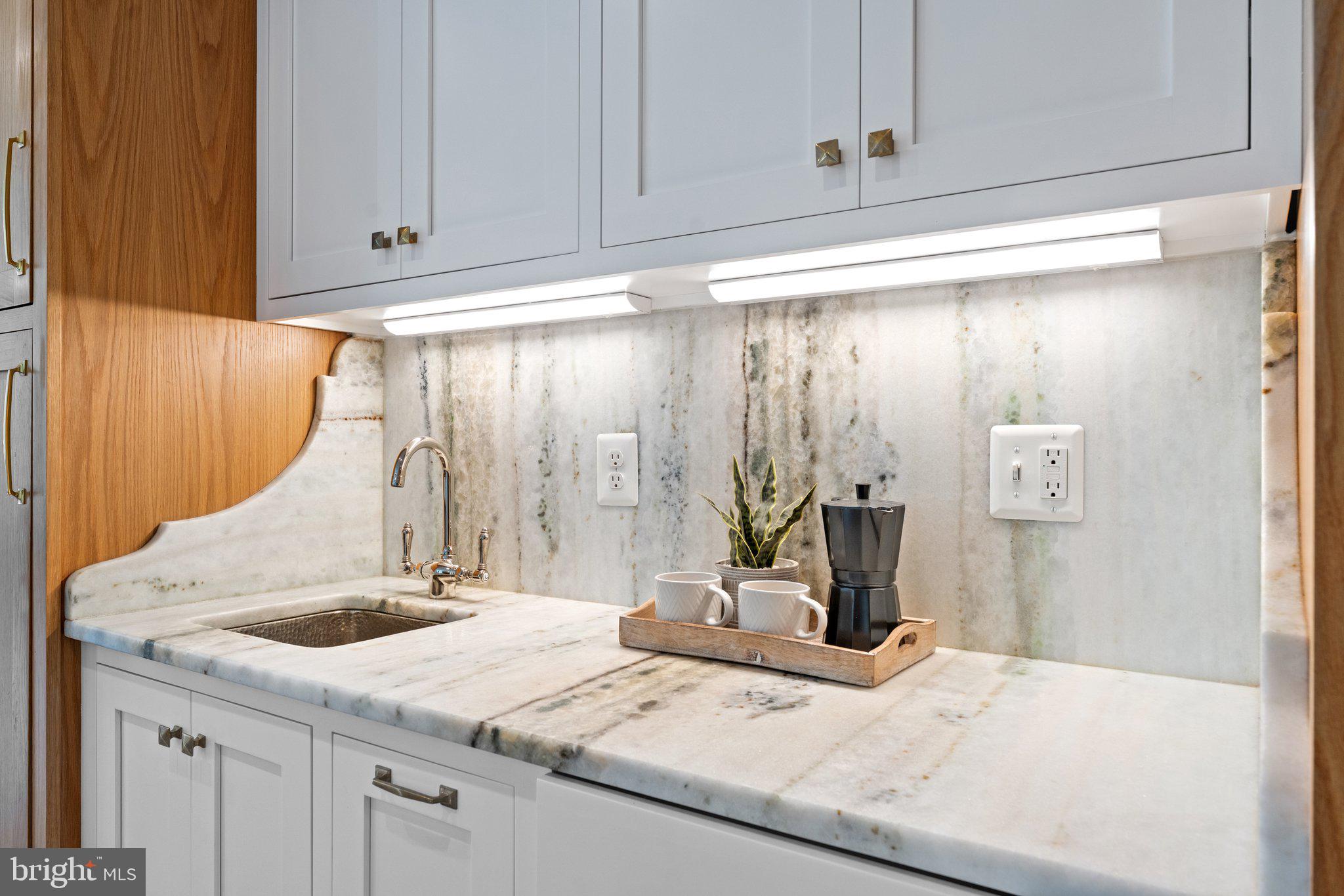 CAPITOL HILL - Residential